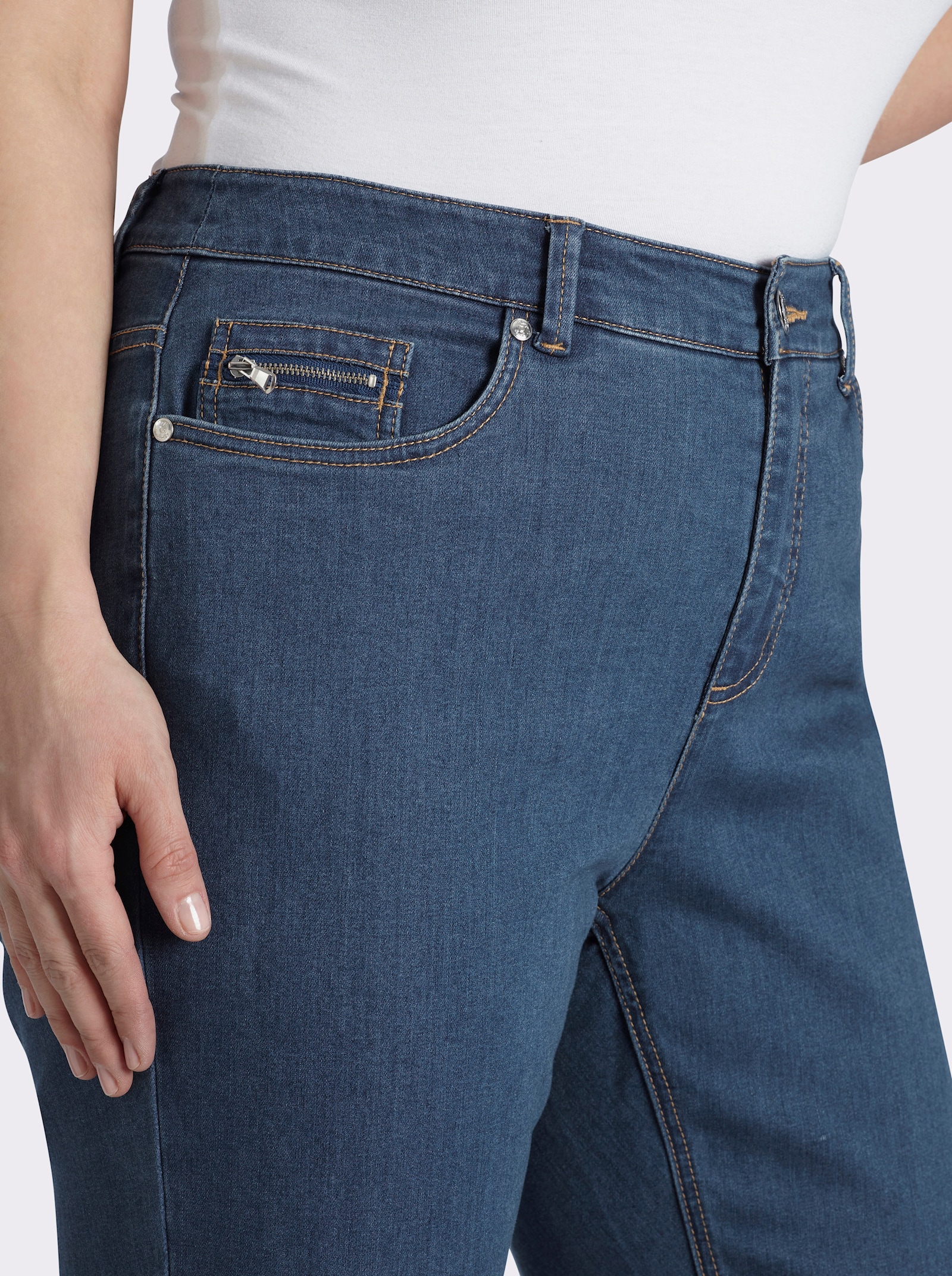 sheego Bootcut-Jeans in 5-Pocket-Form - blue-stone-washed