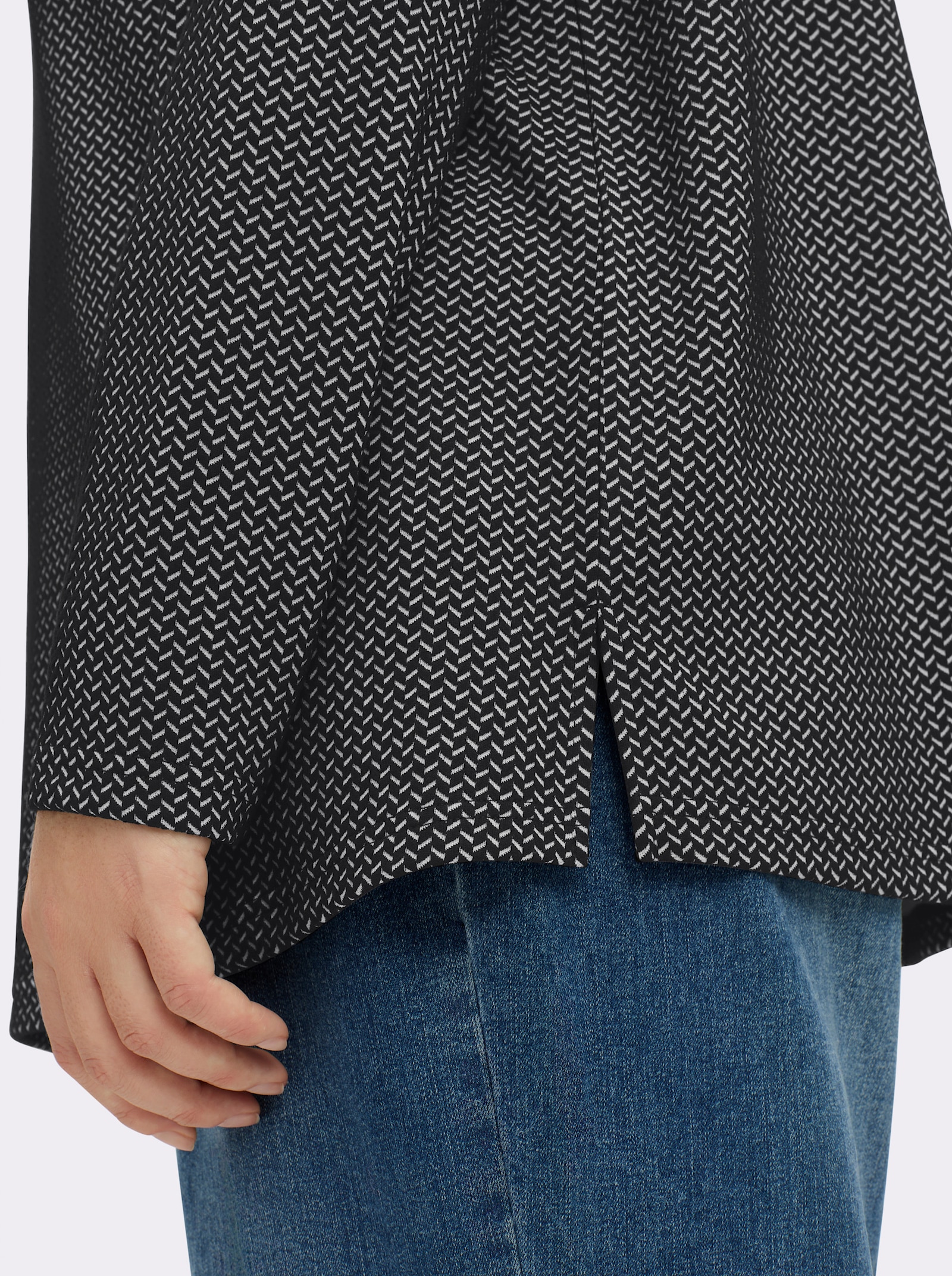 sheego Sweatshirt mit Fischgrät-Jacquardmuster - schwarz-ecru-gemustert