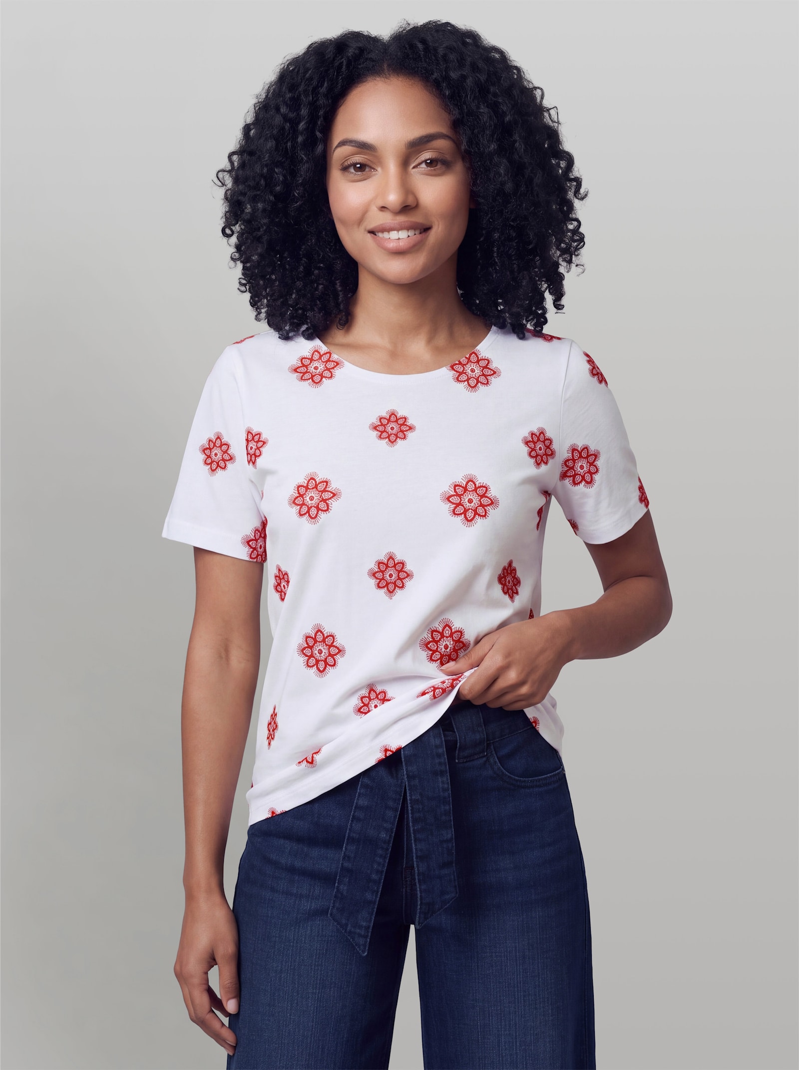 heine Kurzarmshirt mit Blumen-Stickereien - weiß-erdbeere-gemustert