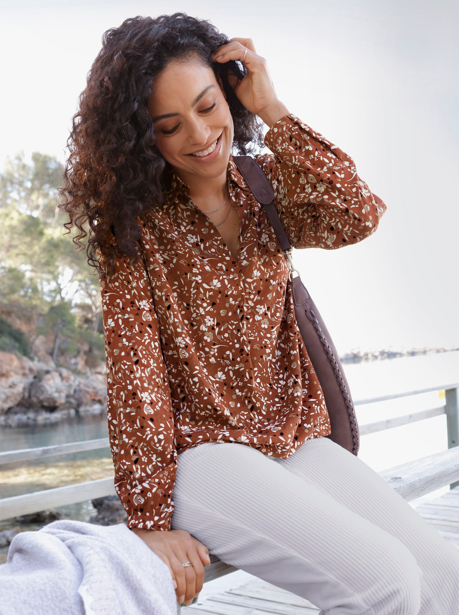 Druckbluse mit Falte hinten - rotbraun-schwarz-bedruckt
