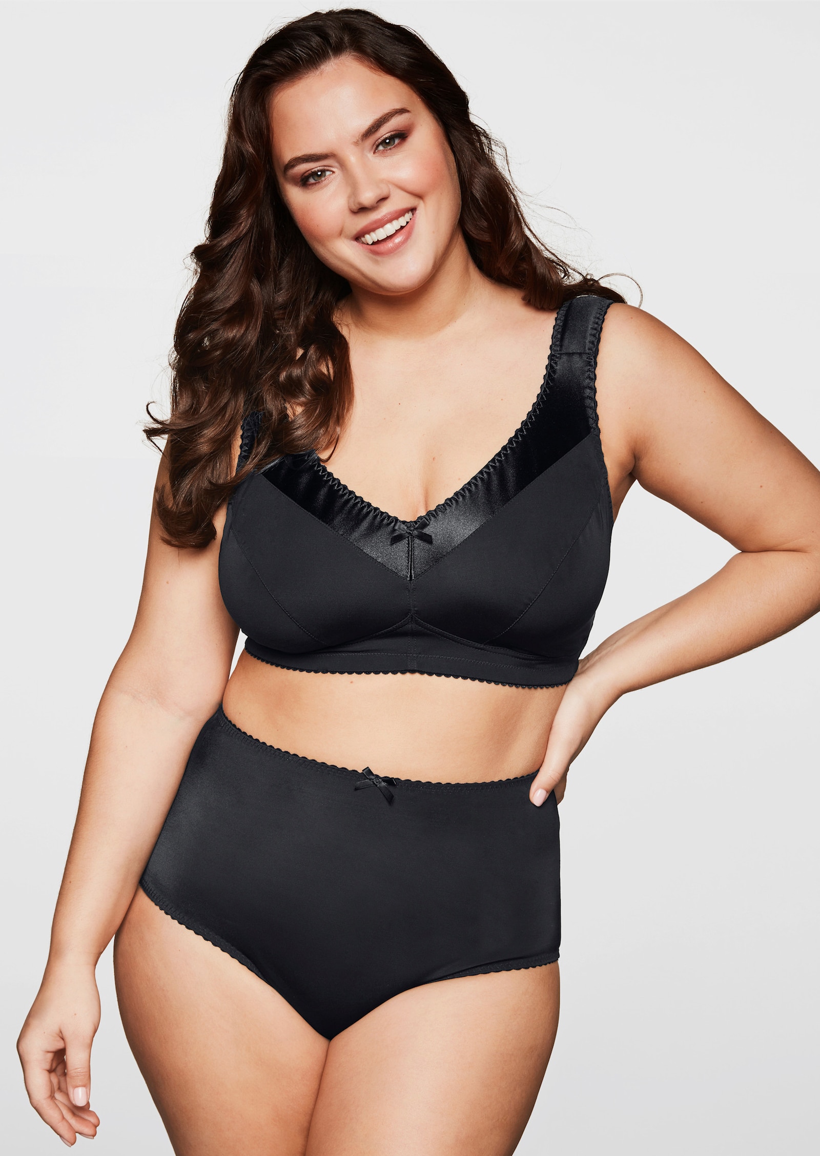 sheego BH ohne Bügel mit Satinblende - schwarz