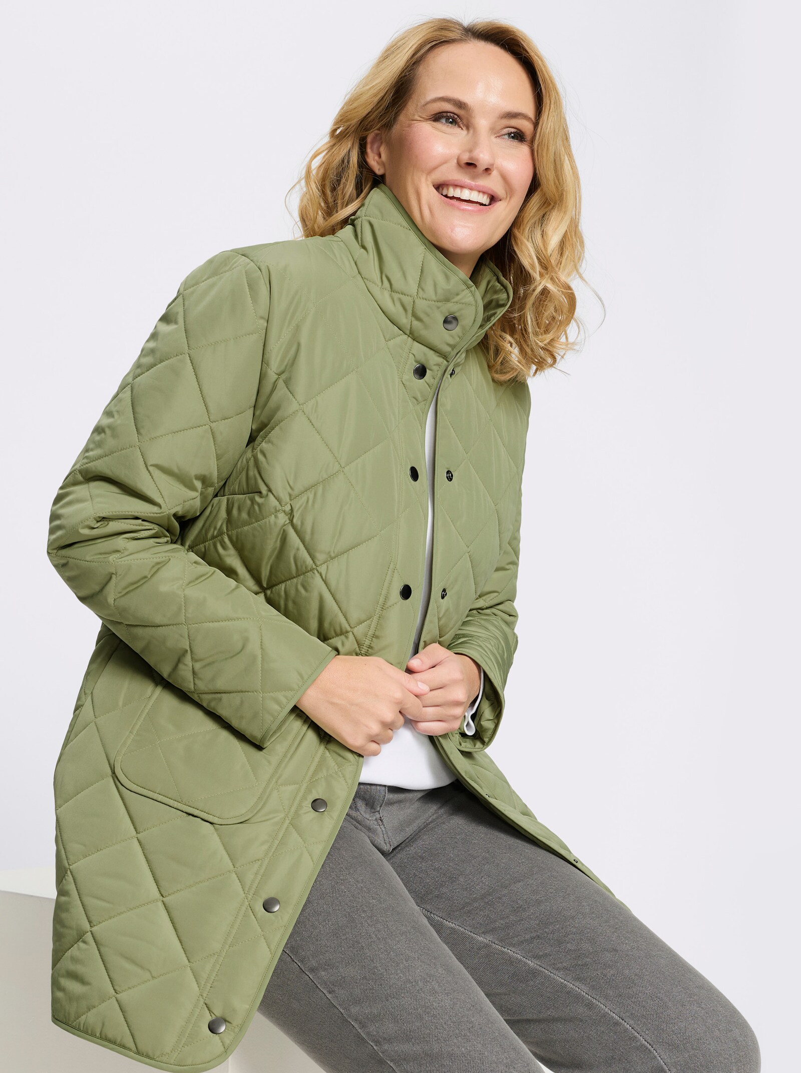 Longjacke mit quadratischem Steppmuster - schilf