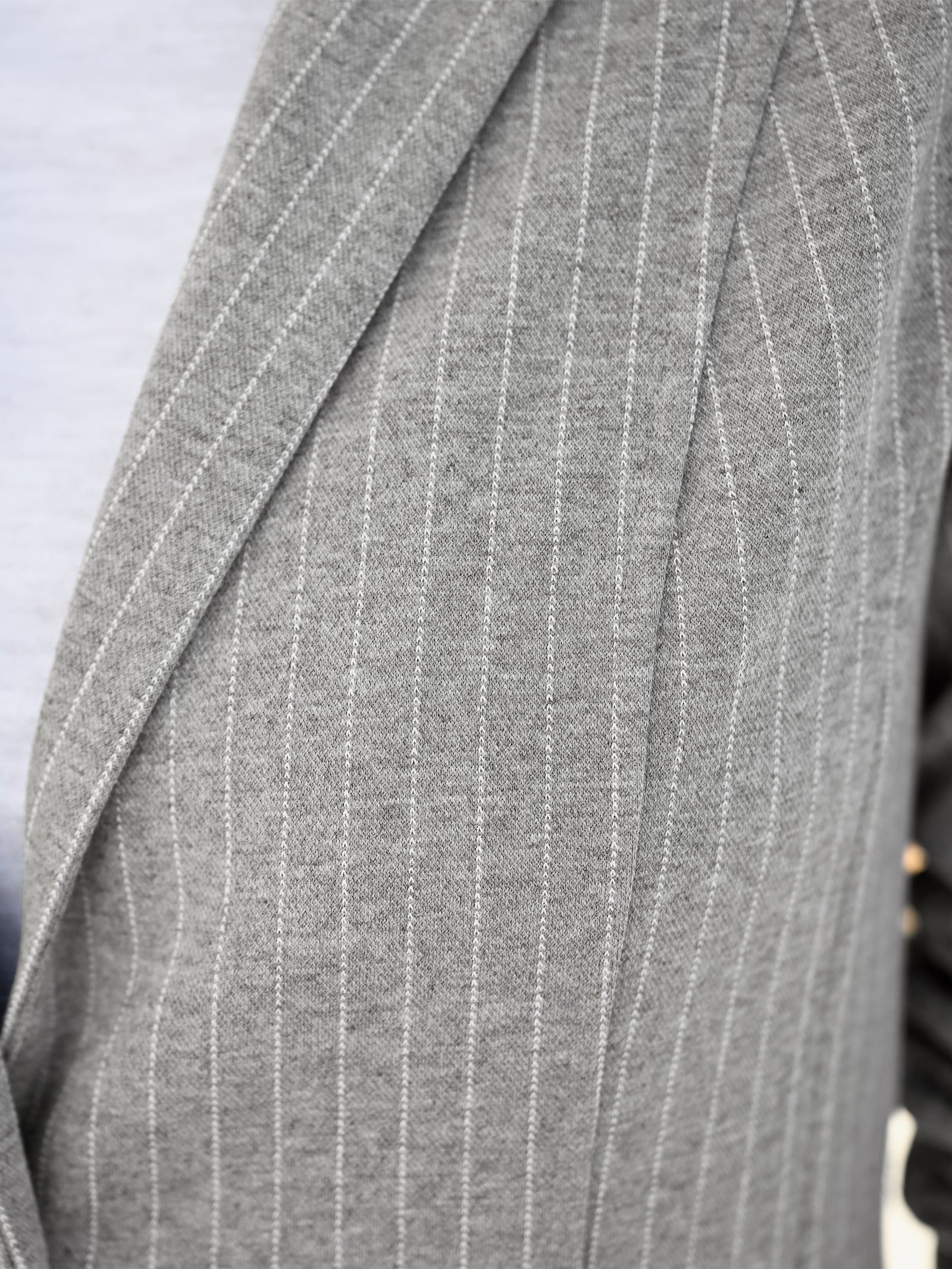 heine Tailleur pantalon avec fines rayures - gris-écru à rayures