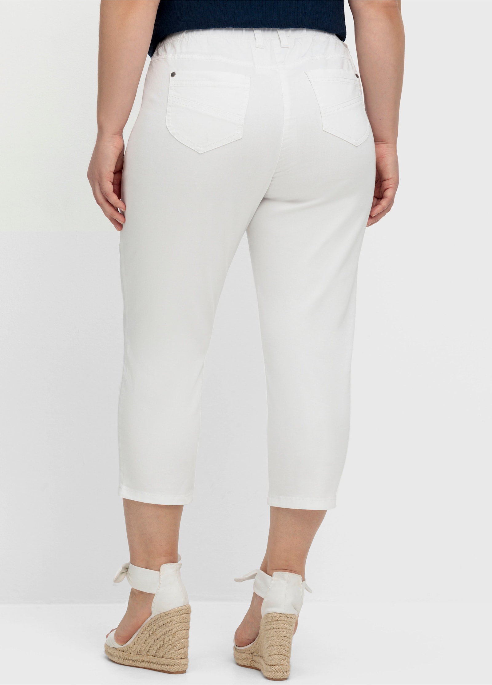 sheego 7/8-Hose in schmaler Form, aus Twill - weiß