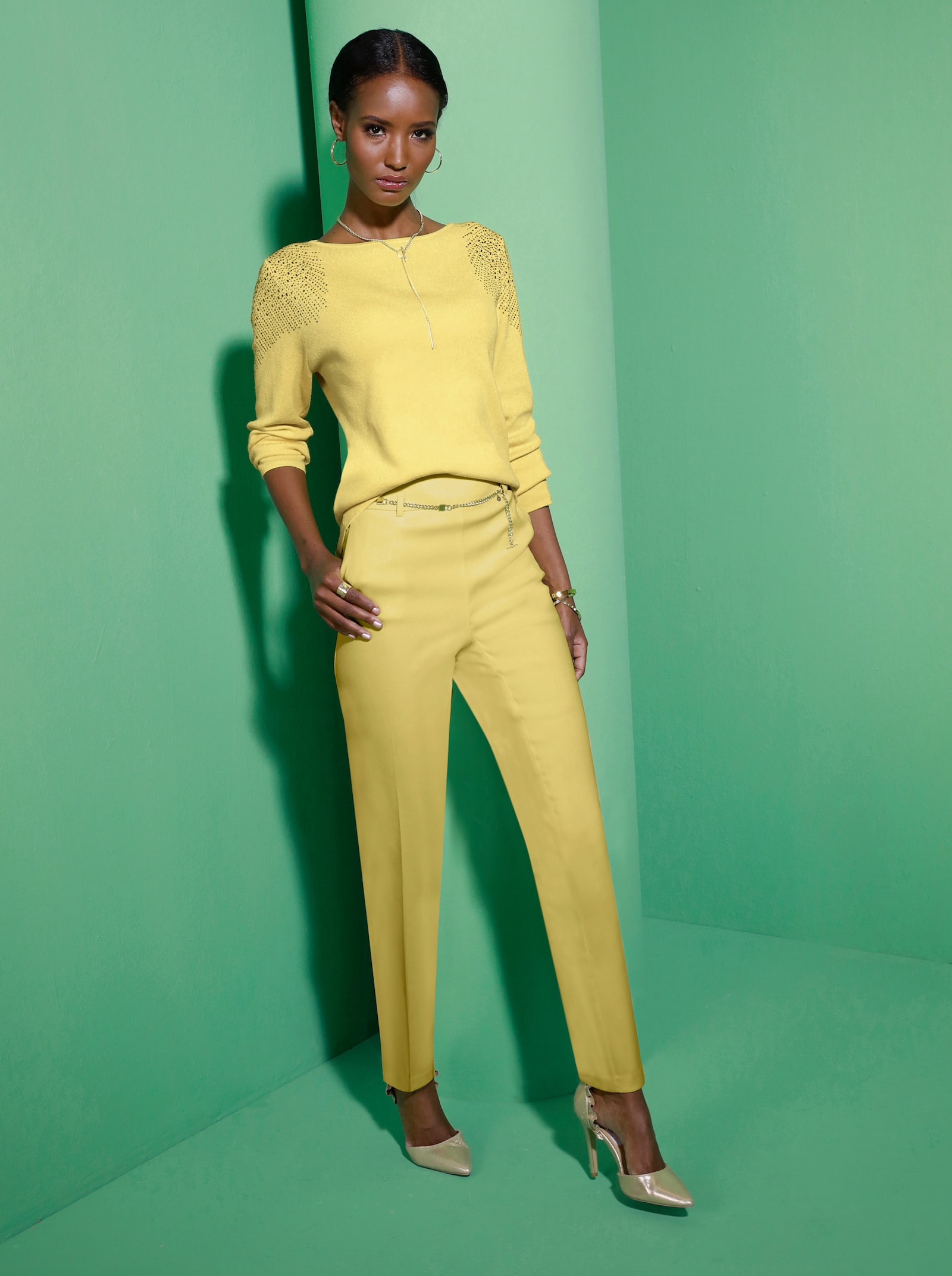 Langarm-Pullover mit Glitzersteinchen - zitrone