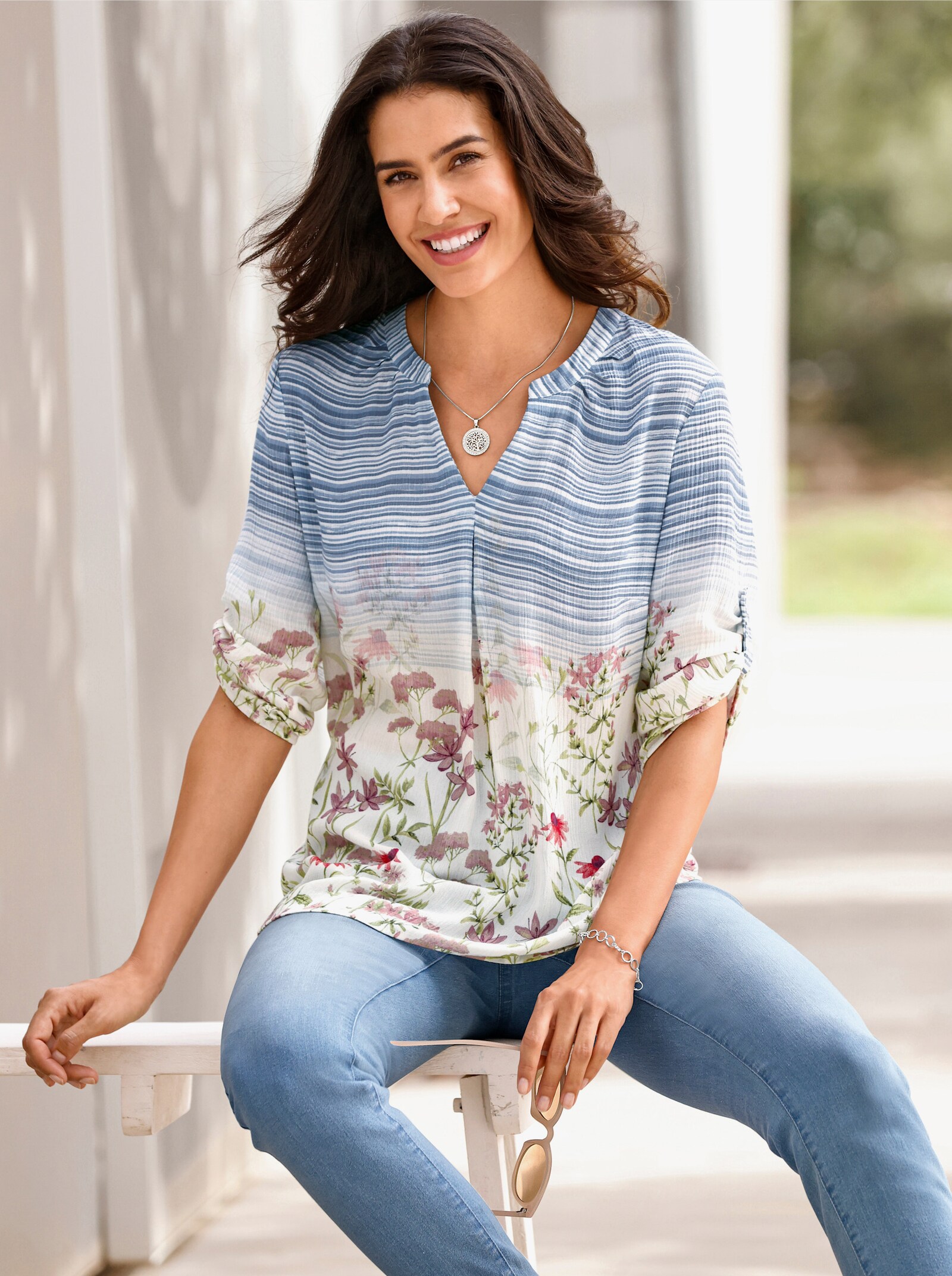 Druckbluse in Crash-Qualität - hortensie-bleu-bedruckt