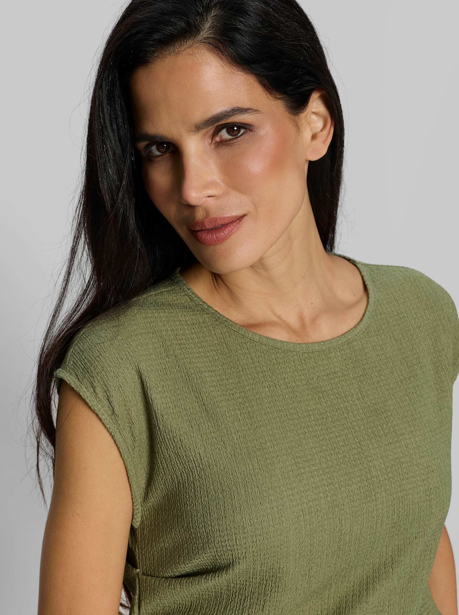 heine Kurzarmshirt im Jaquardmuster - khaki