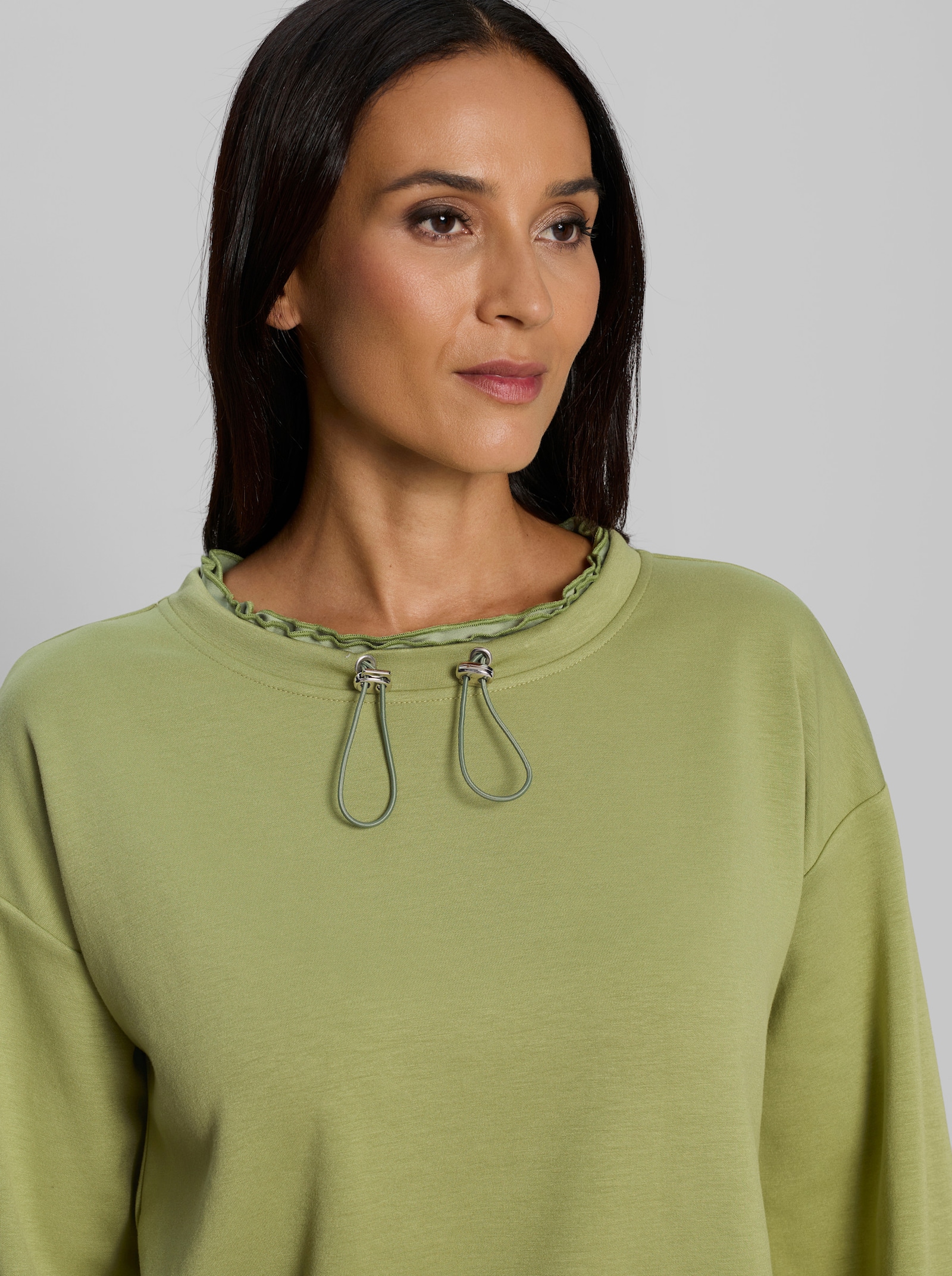 heine Sweatshirt mit Raffungen am Ausschnitt - schilf