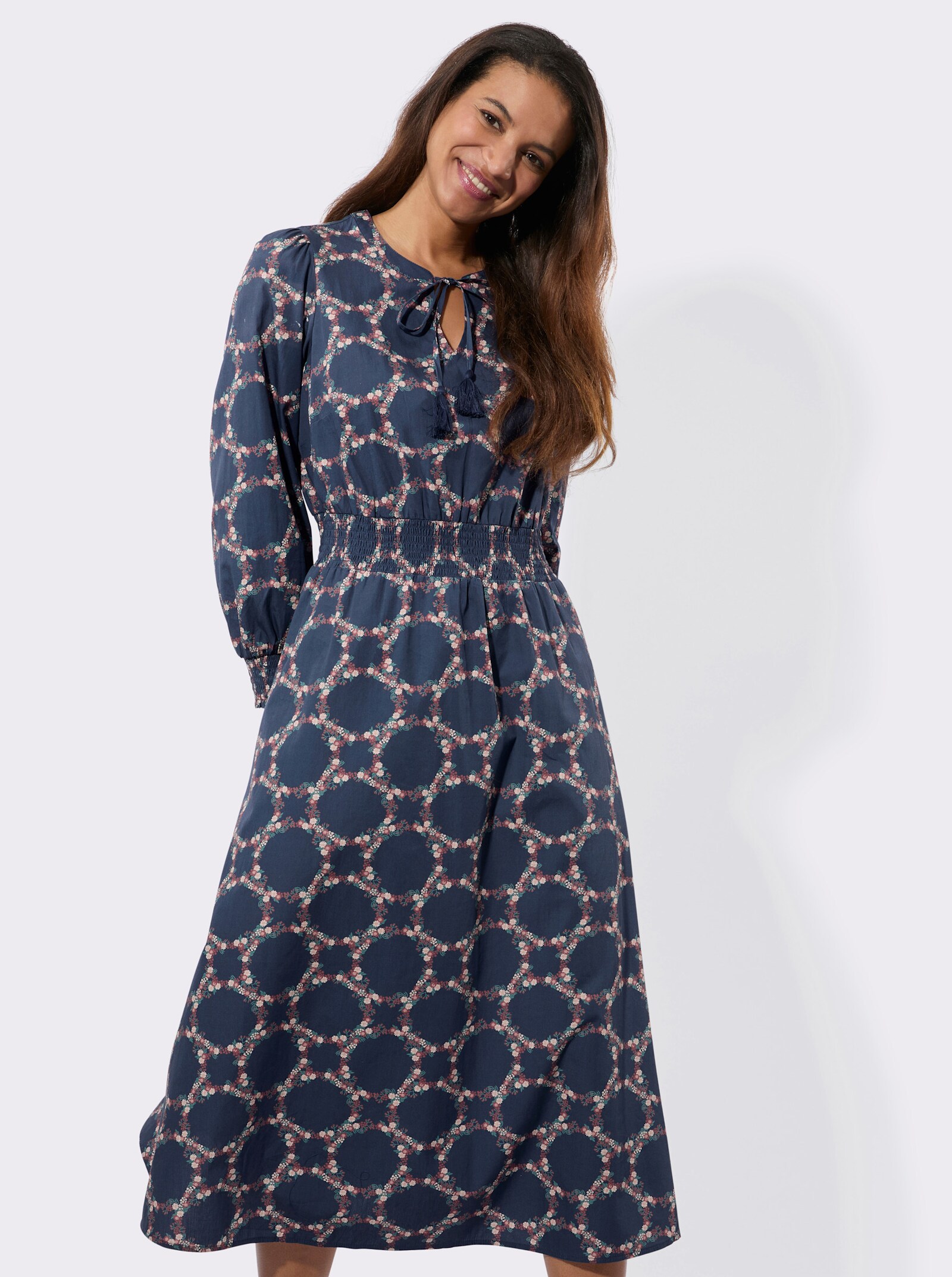 Baumwollkleid mit Smok-Details - rauchblau-rosenholz-bedruckt