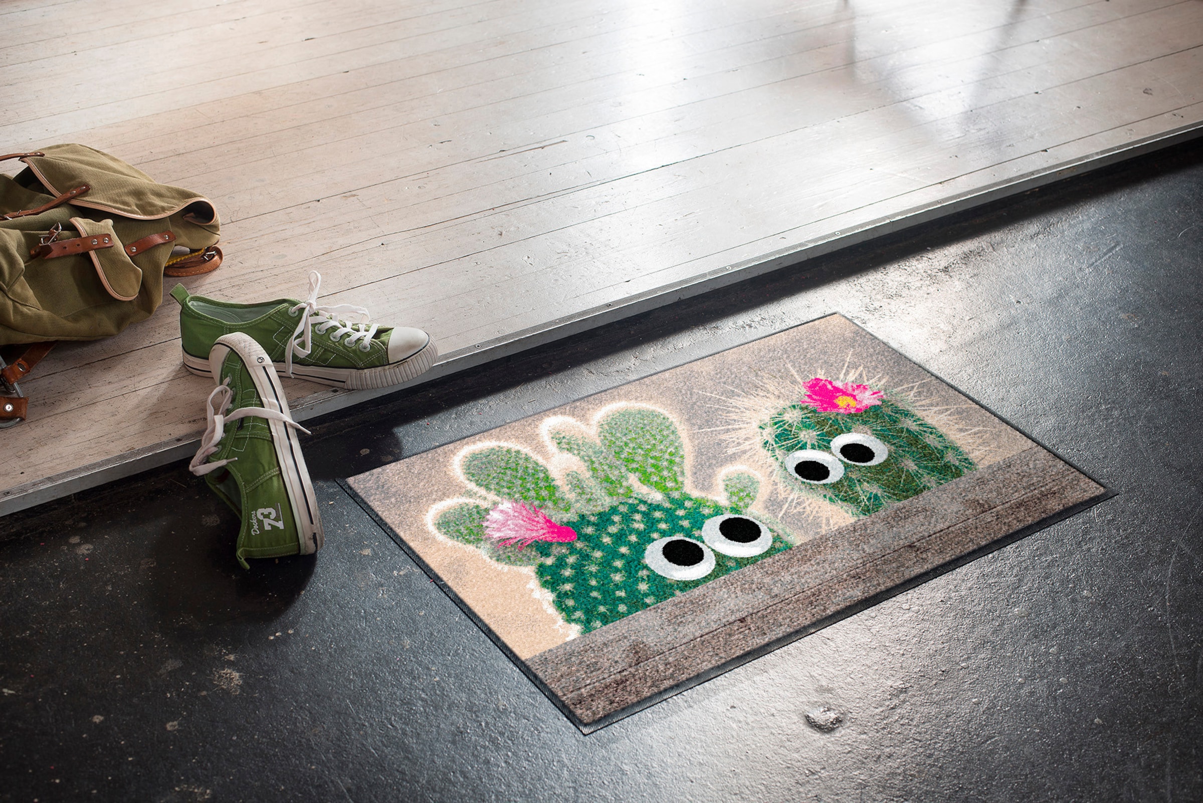 Kaktus günstig Kaufen-Fußmatte in ecru-grün von Salonloewe. Fußmatte in ecru-grün von Salonloewe <![CDATA[Fußmatte Origineller Blickfang mit lustigem Kaktus-Motiv. Äußerst strapazierfähig und pflegeleicht. Für den Innen- und überdachten Außenbereich 