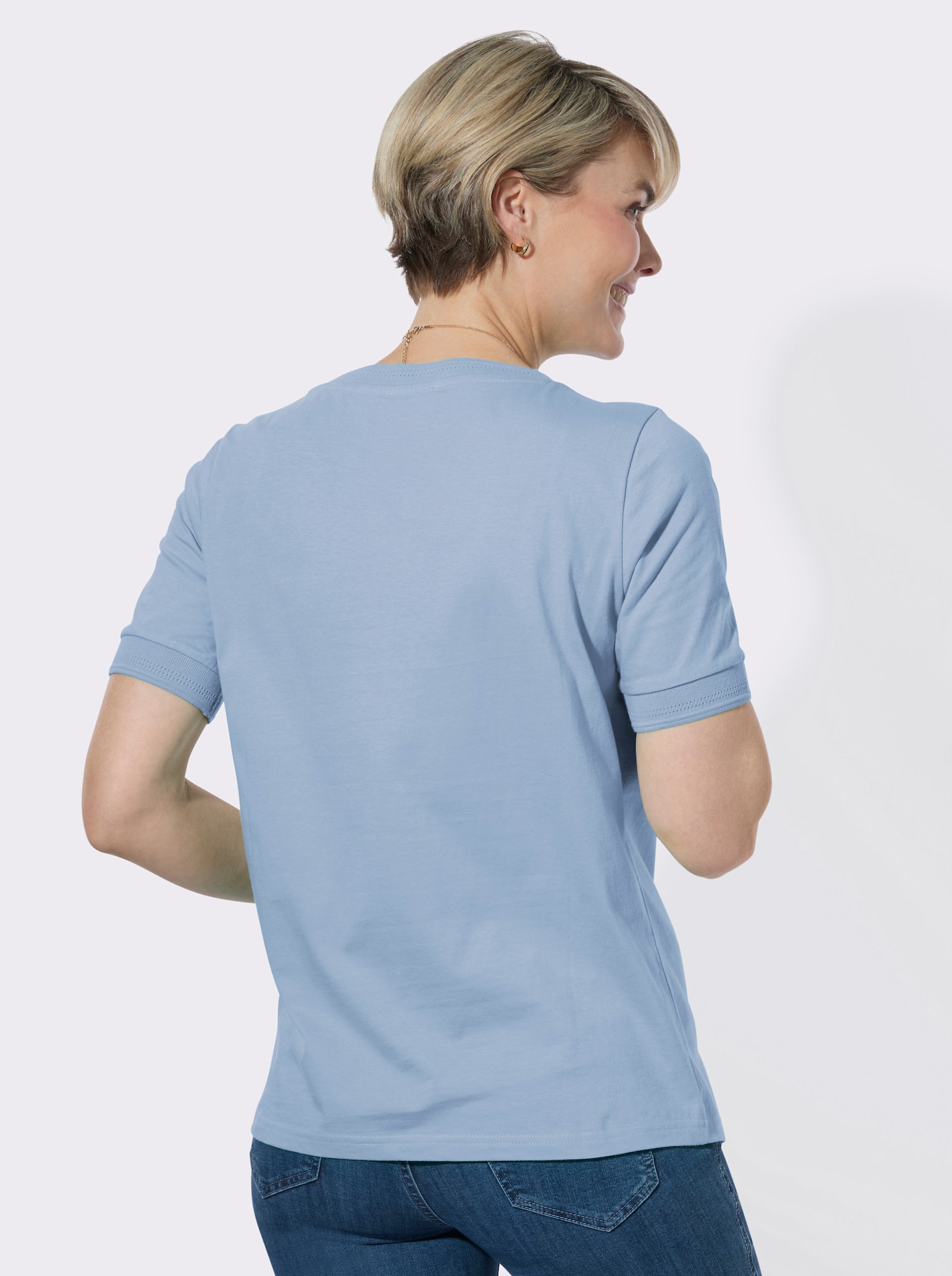 Rundhalsshirt mit Ajourmuster an Kragen und Ärmeln - eisblau