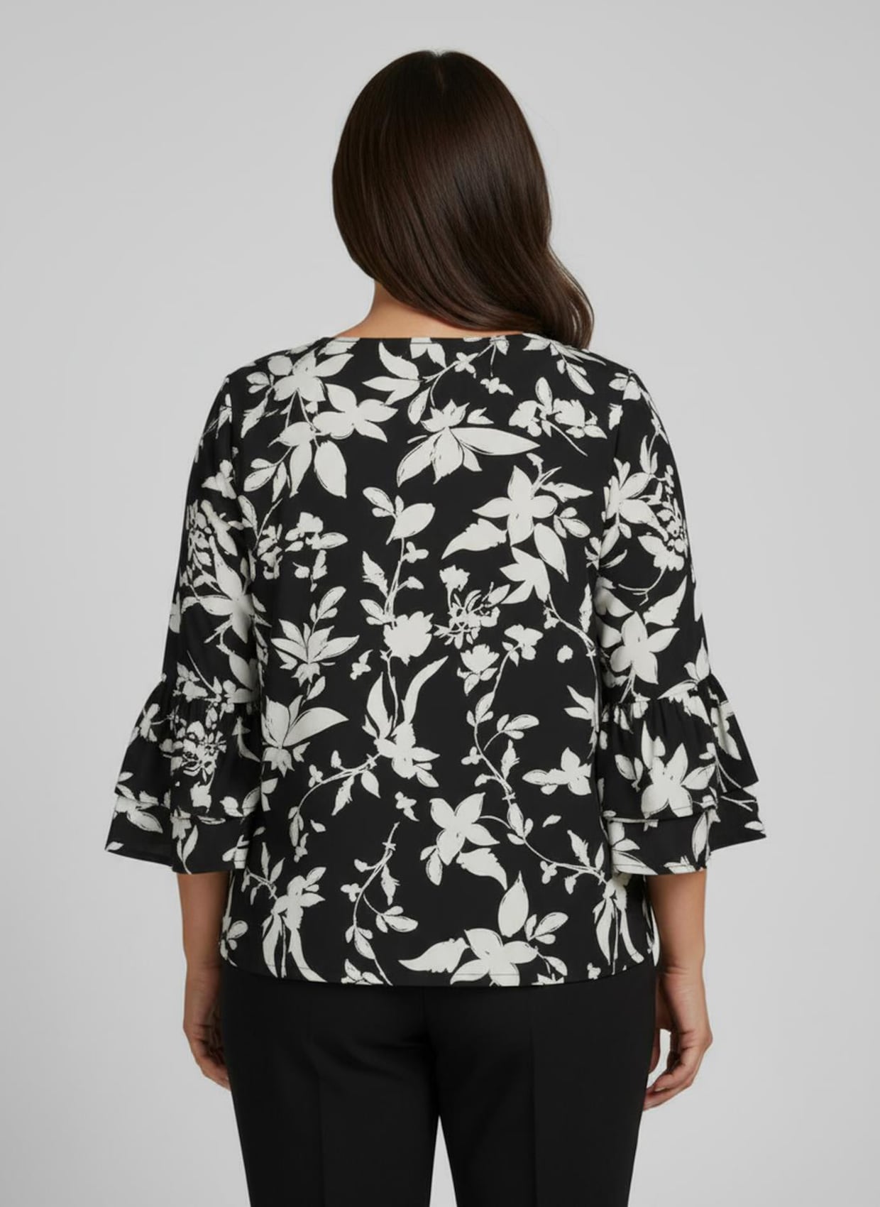Schlupfbluse mit Volant am Ärmel - schwarz-weiß-bedruckt