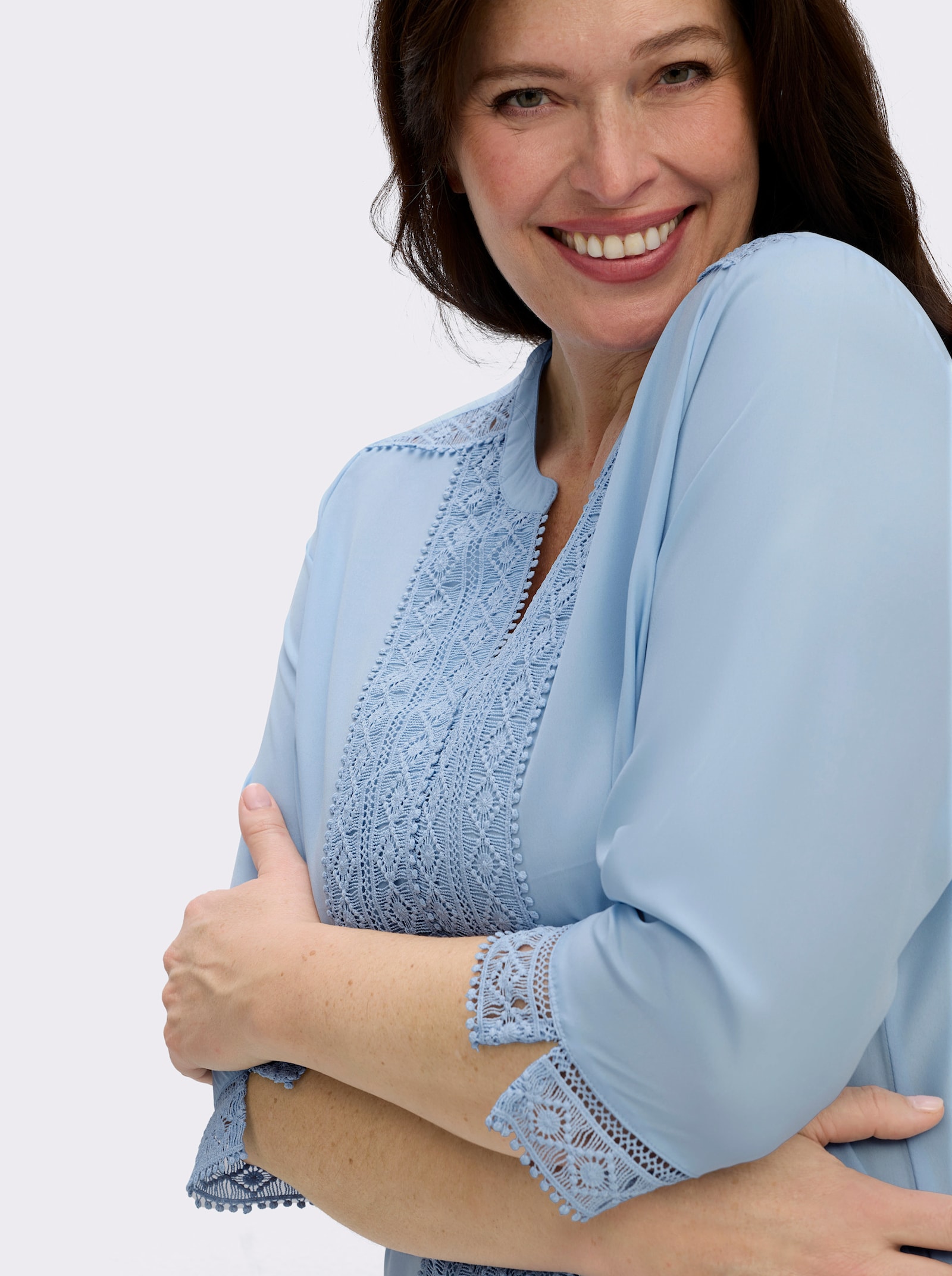 Schlupfbluse mit Spitze - eisblau