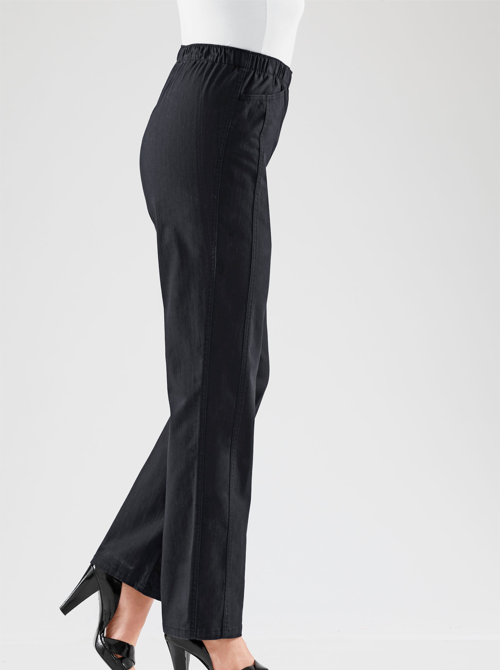 Schlupfjeans mit Rundum-Dehnbund - schwarz