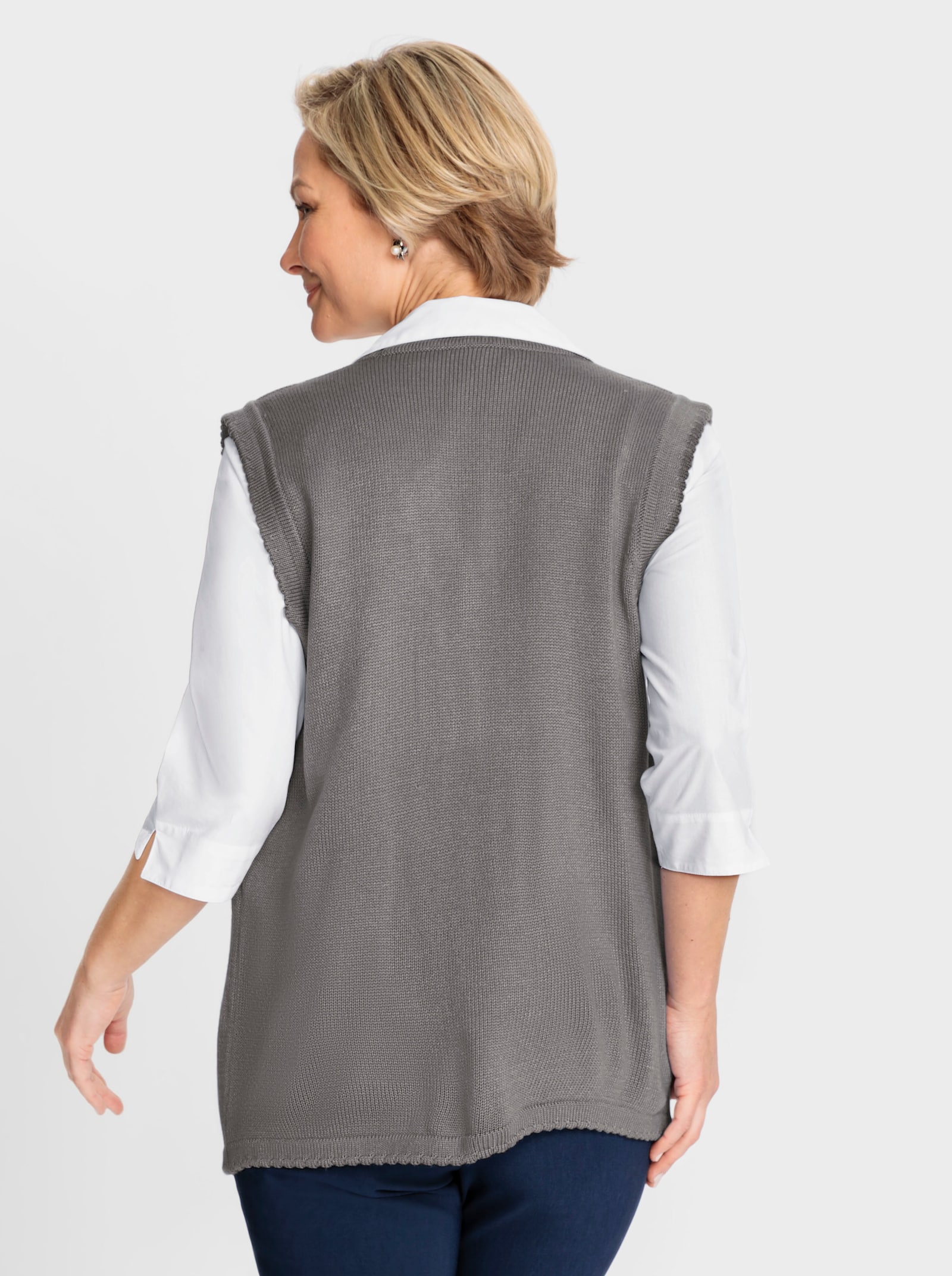 Strickweste mit Wellenabschlüssen - steingrau