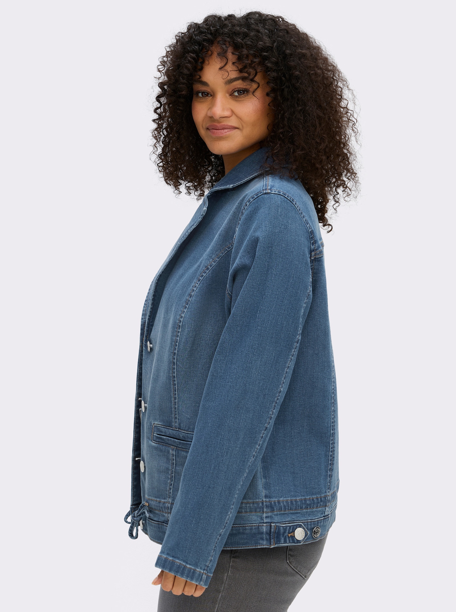 sheego Jeansblazer mit Kordelzug am Saum - blue-bleached