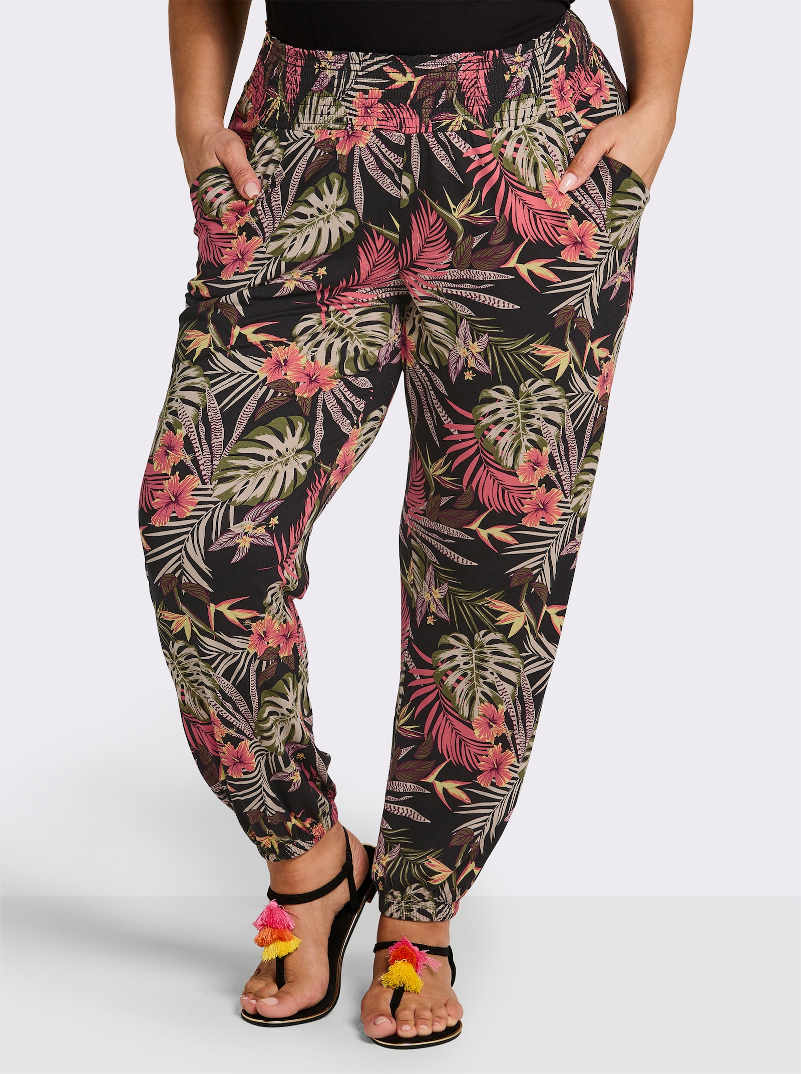 sheego Jerseyhose mit Tropical-Print - schwarz-burgund-bedruckt