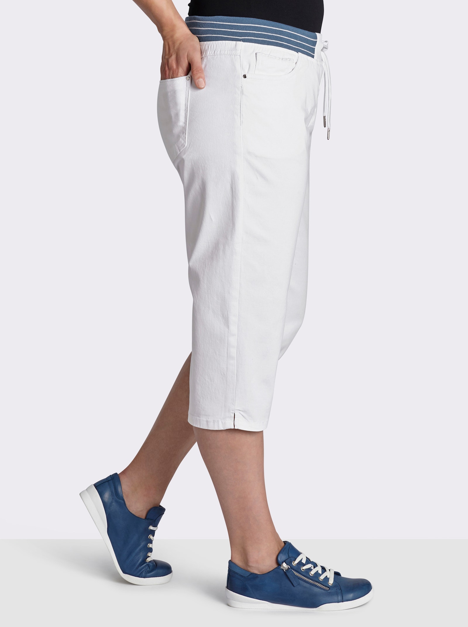 Caprijeans mit Rundum-Dehnbund - weiß