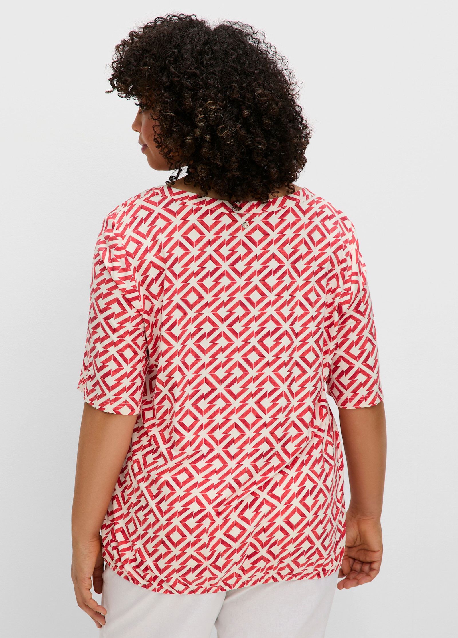 sheego Shirt met print rondom en cut-out voor - langoustine gedessineerd