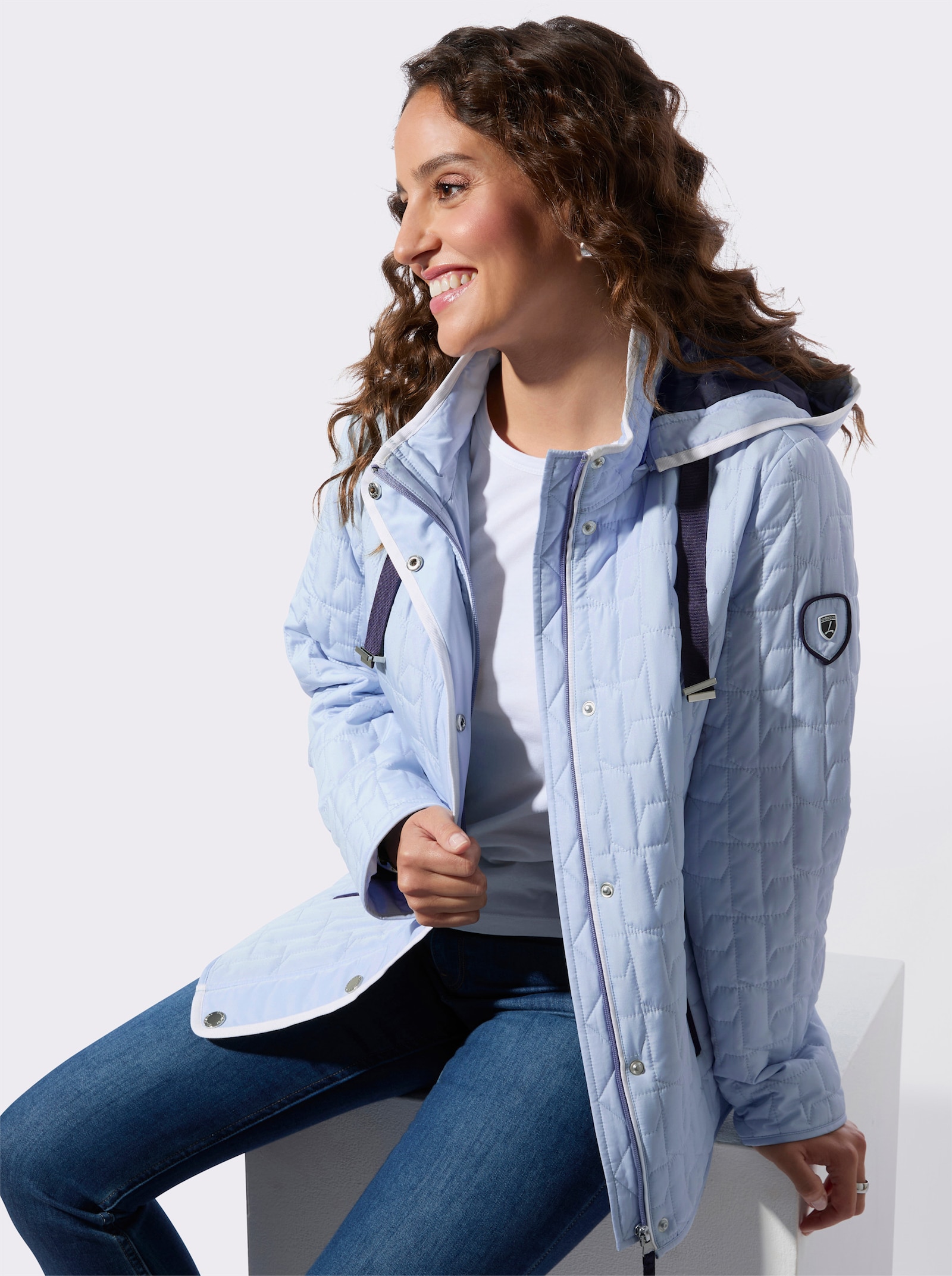 Steppjacke mit Reissverschluss-Taschen - hellblau