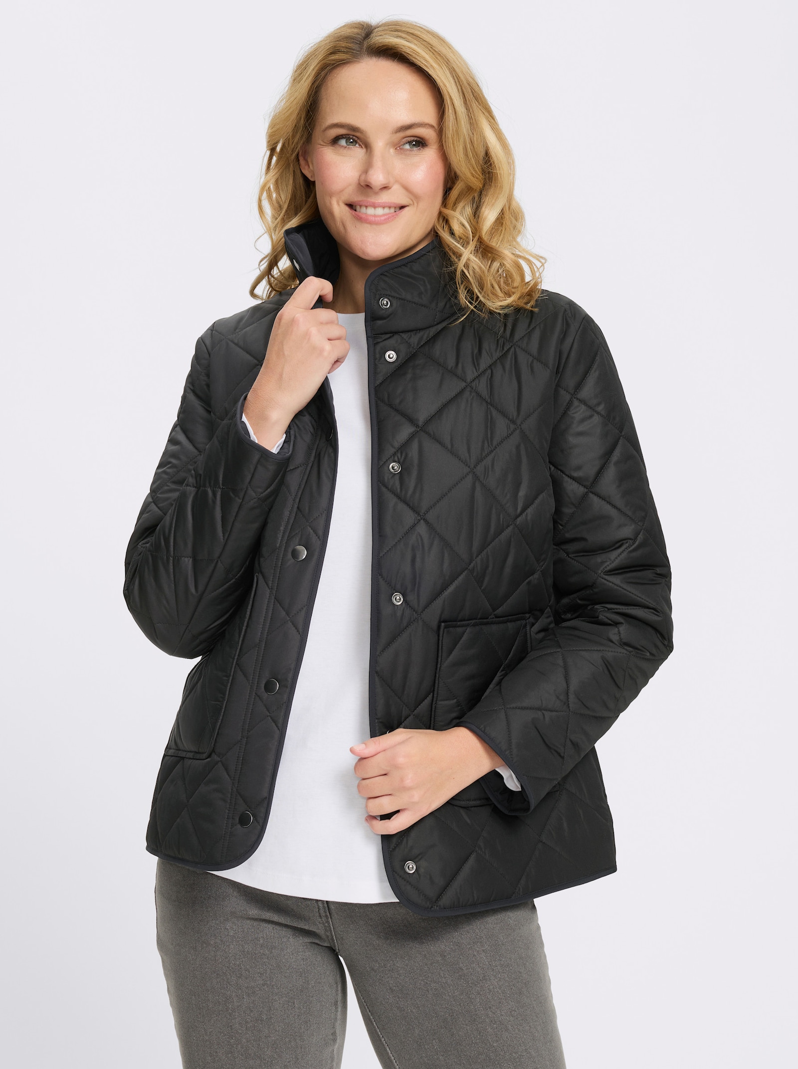 Steppjacke mit Stehkragen - schwarz