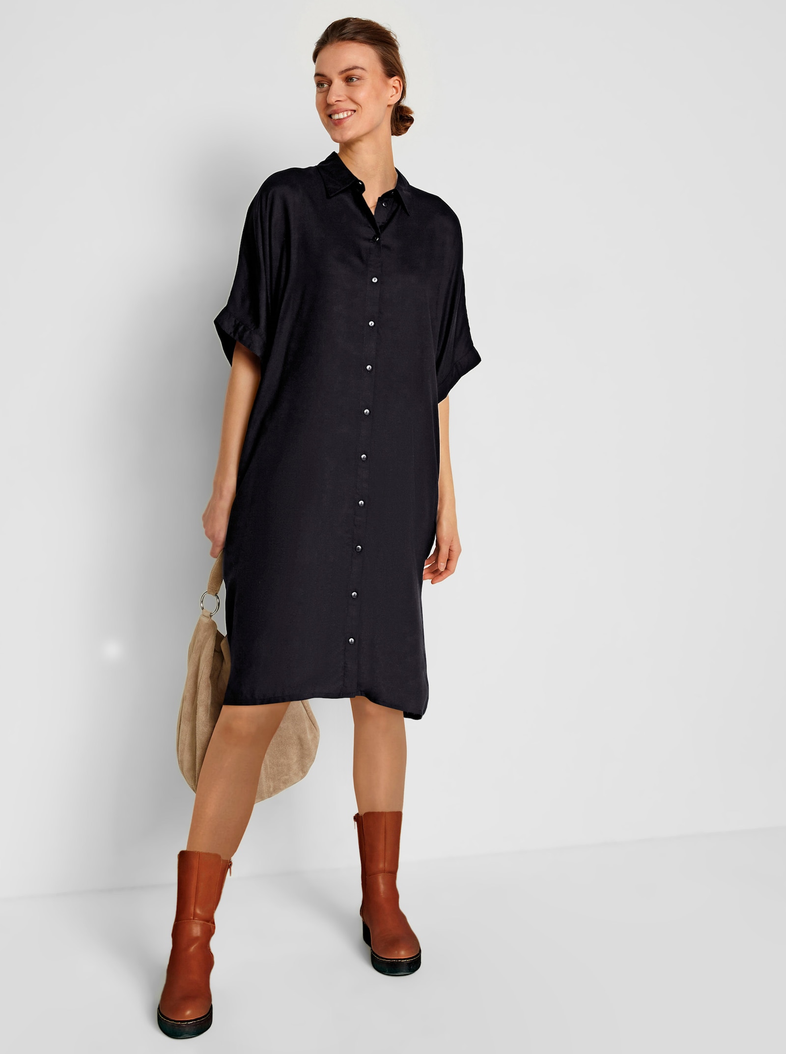 Overhemdjurk met naadzakken, viscose - zwart