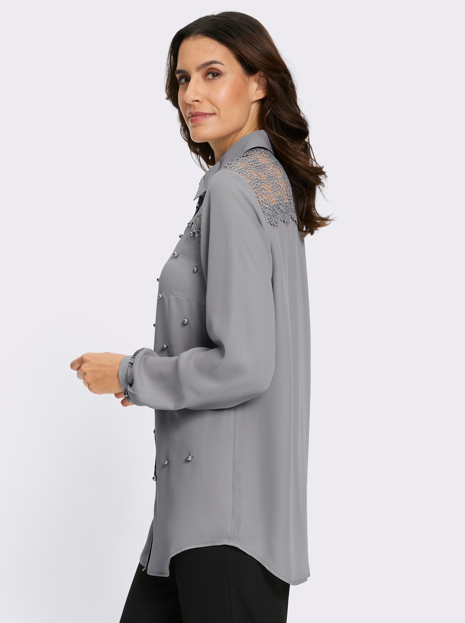 Longbluse mit Spitze und Zierperlen - steingrau