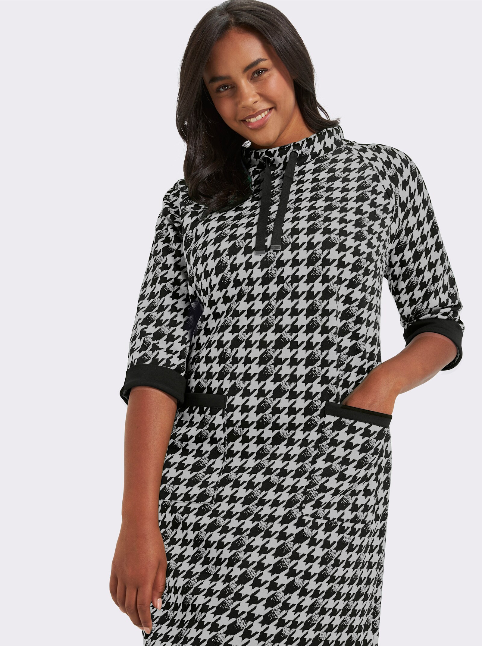 Jerseykleid mit Kontrast-Akzenten - ecru-schwarz-gemustert