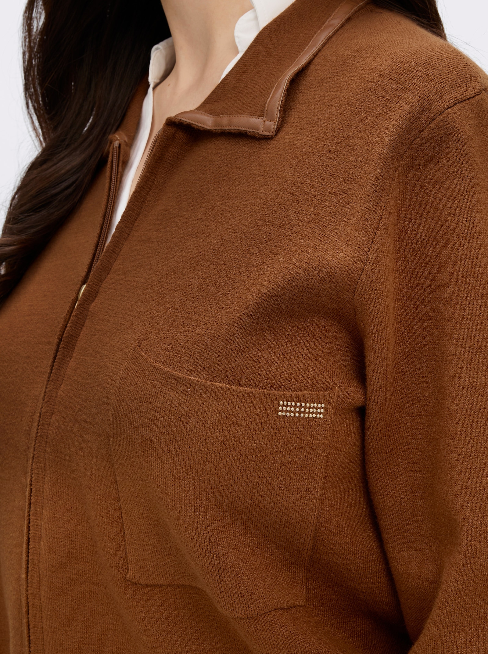 sheego Cardigan mit Polokragen und Reißverschluss - cognac