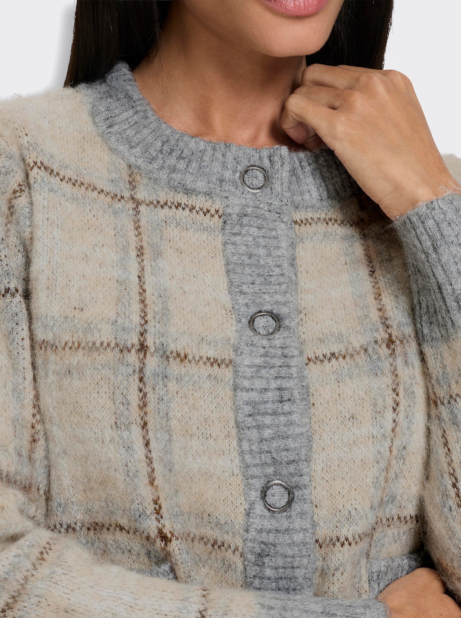 heine Jacquardstrickjacke mit Karo-Dessin - beige-grau-kariert