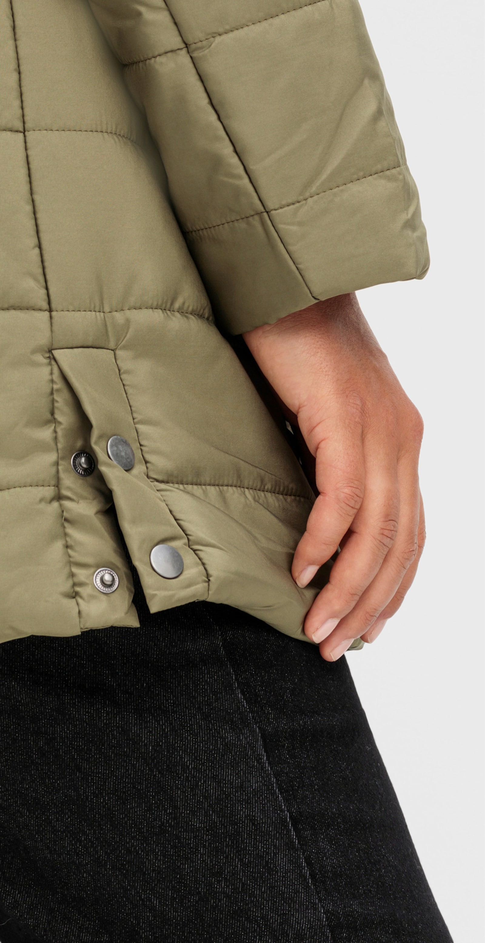 Steppjacke mit seitlichen Druckknöpfen - khaki