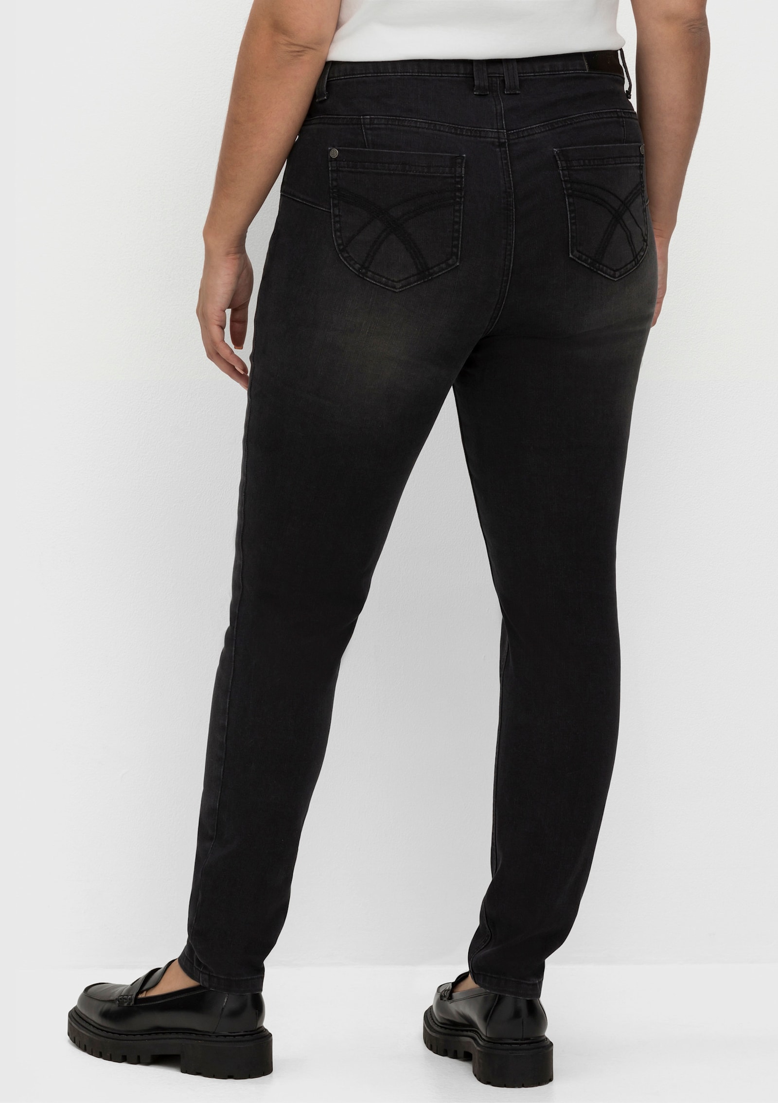 sheego Skinny Jeans mit bequemer Taille - black denim