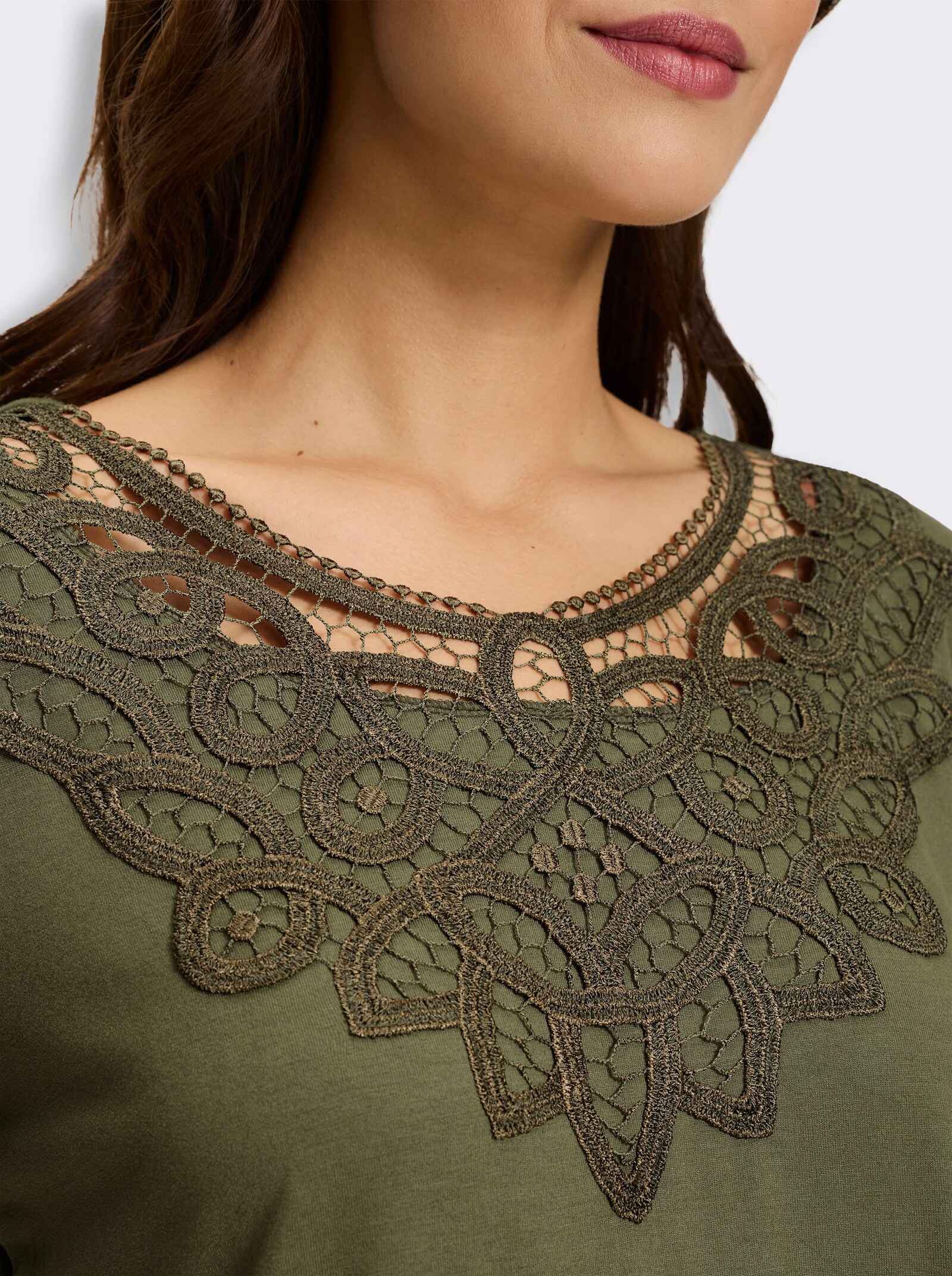 3/4-Arm-Shirt mit Spitze am Ausschnitt - oliv