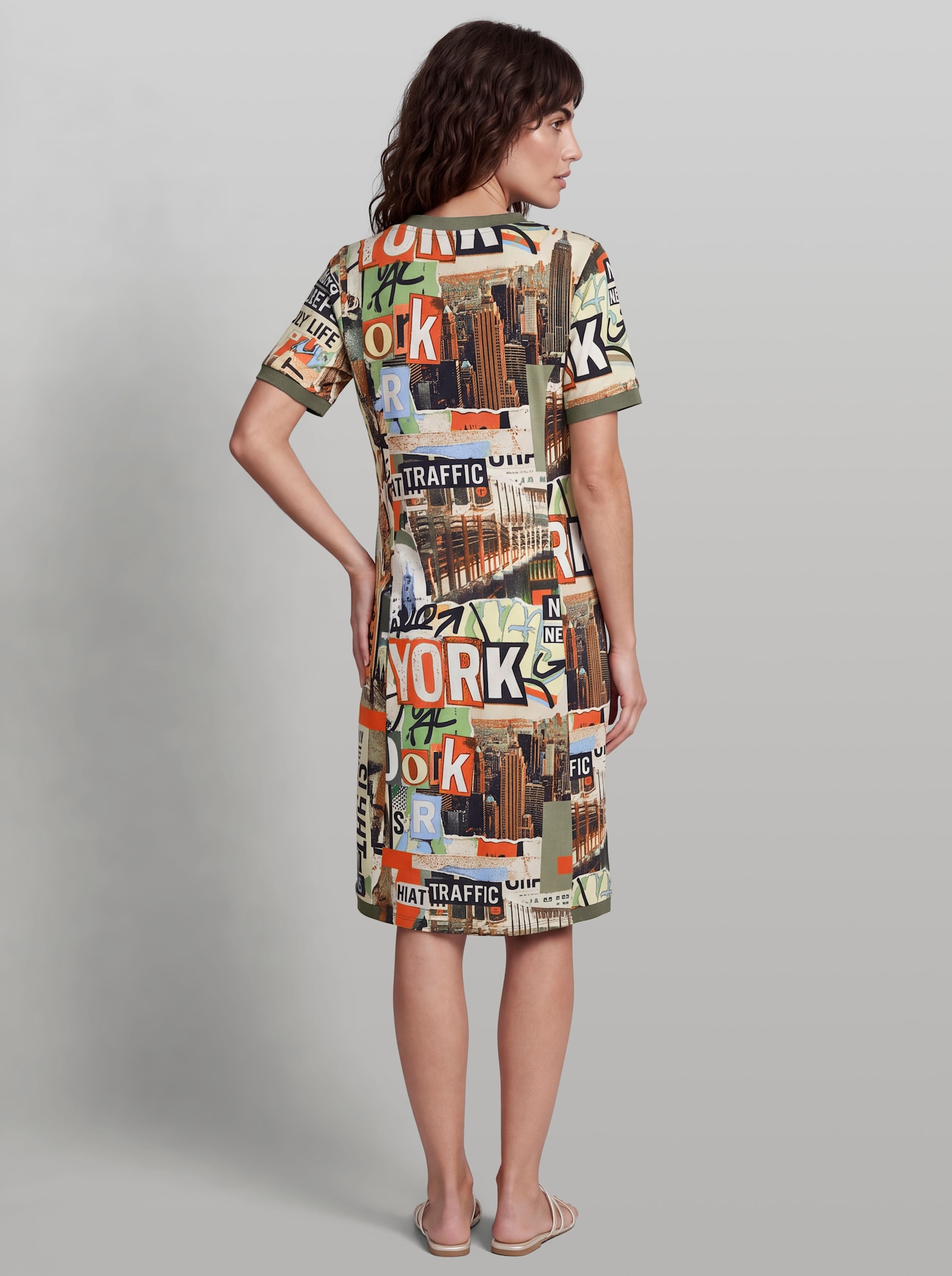 heine Jerseykleid mit Patchwork-Print - sand-schwarz-bedruckt