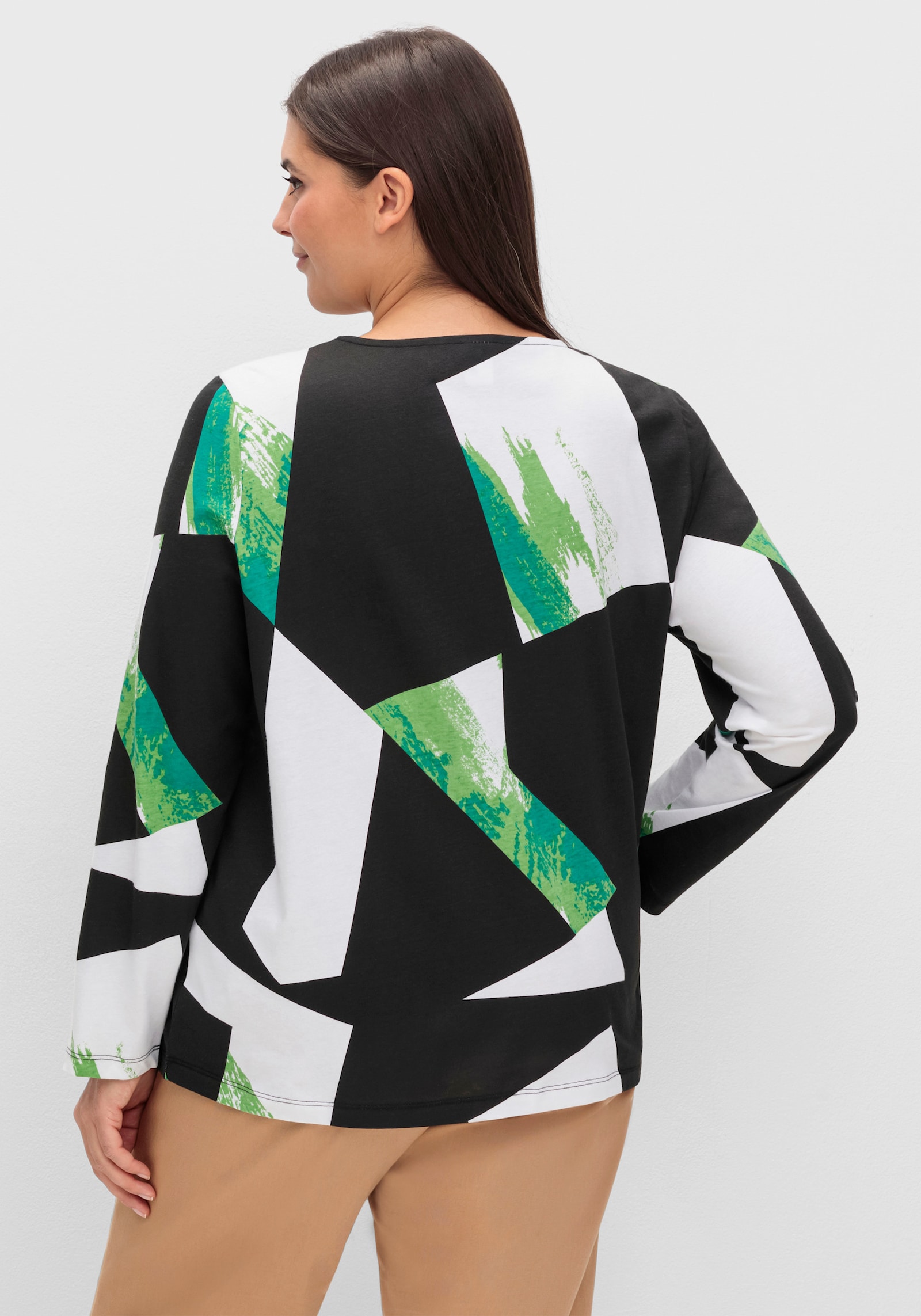 V-Shirt im Grafik-Dessin - schwarz-apfel-gemustert