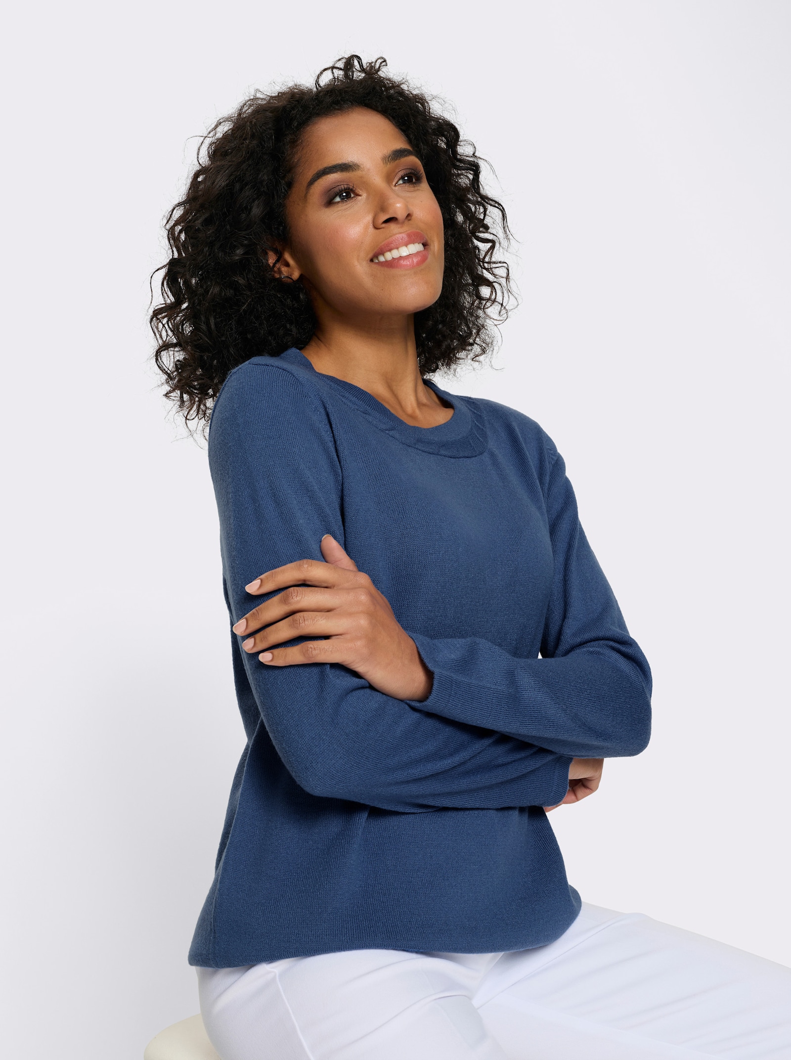 Langarm-Pullover mit Zopfmuster am Ausschnitt - jeansblau