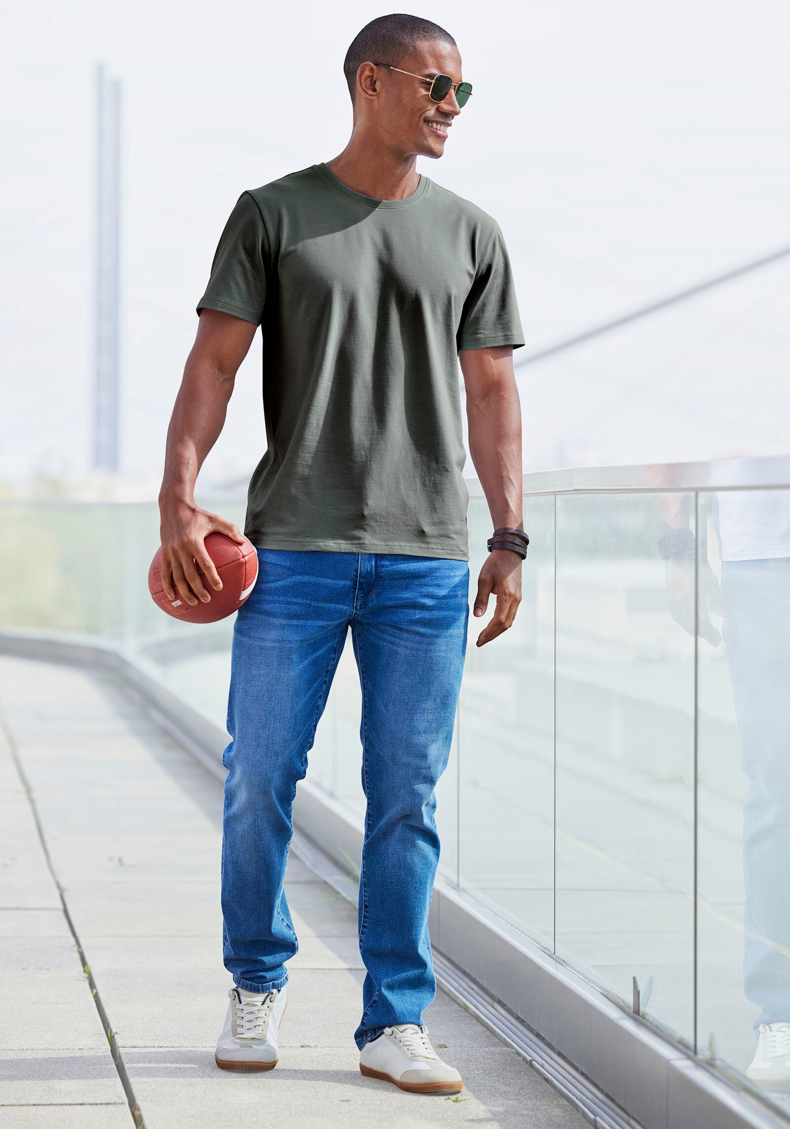 AUTHENTIC LE JOGGER T-Shirt - khaki / hellblau