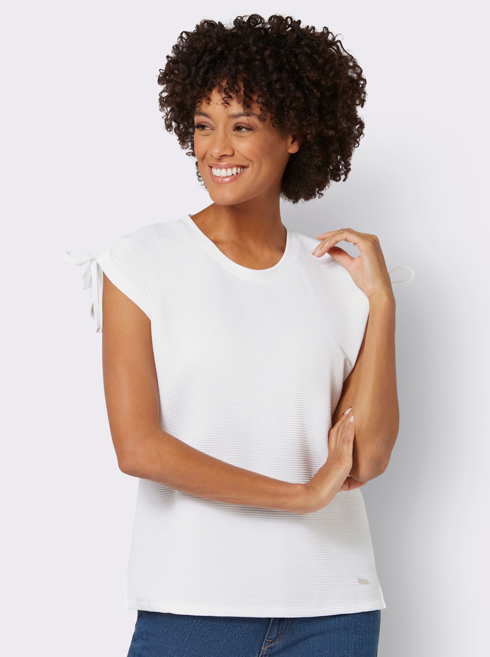 Rundhalsshirt mit raffbaren Schultern - weiss