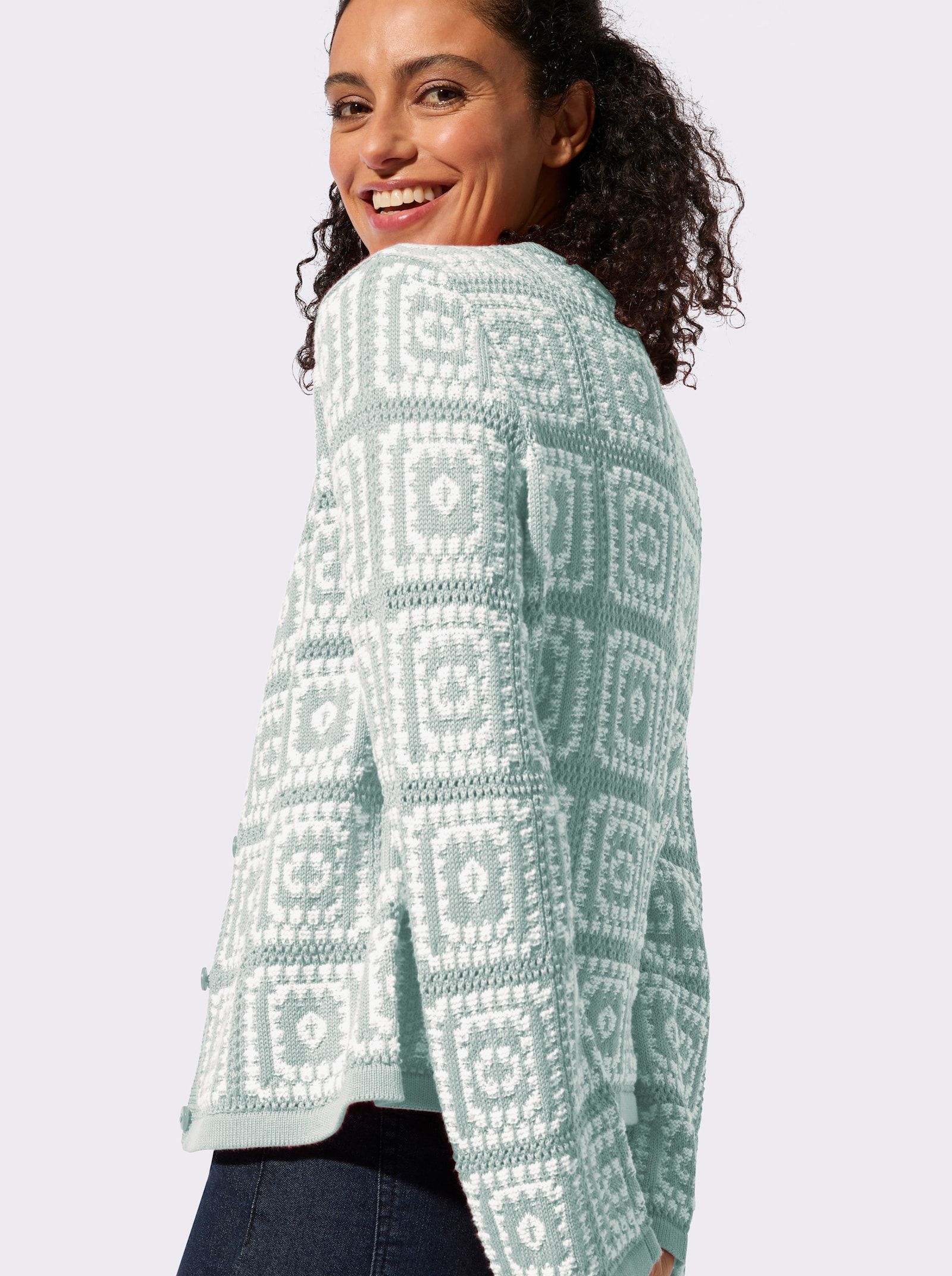 Strickjacke in Häkel-Optik - kalkmint-weiß
