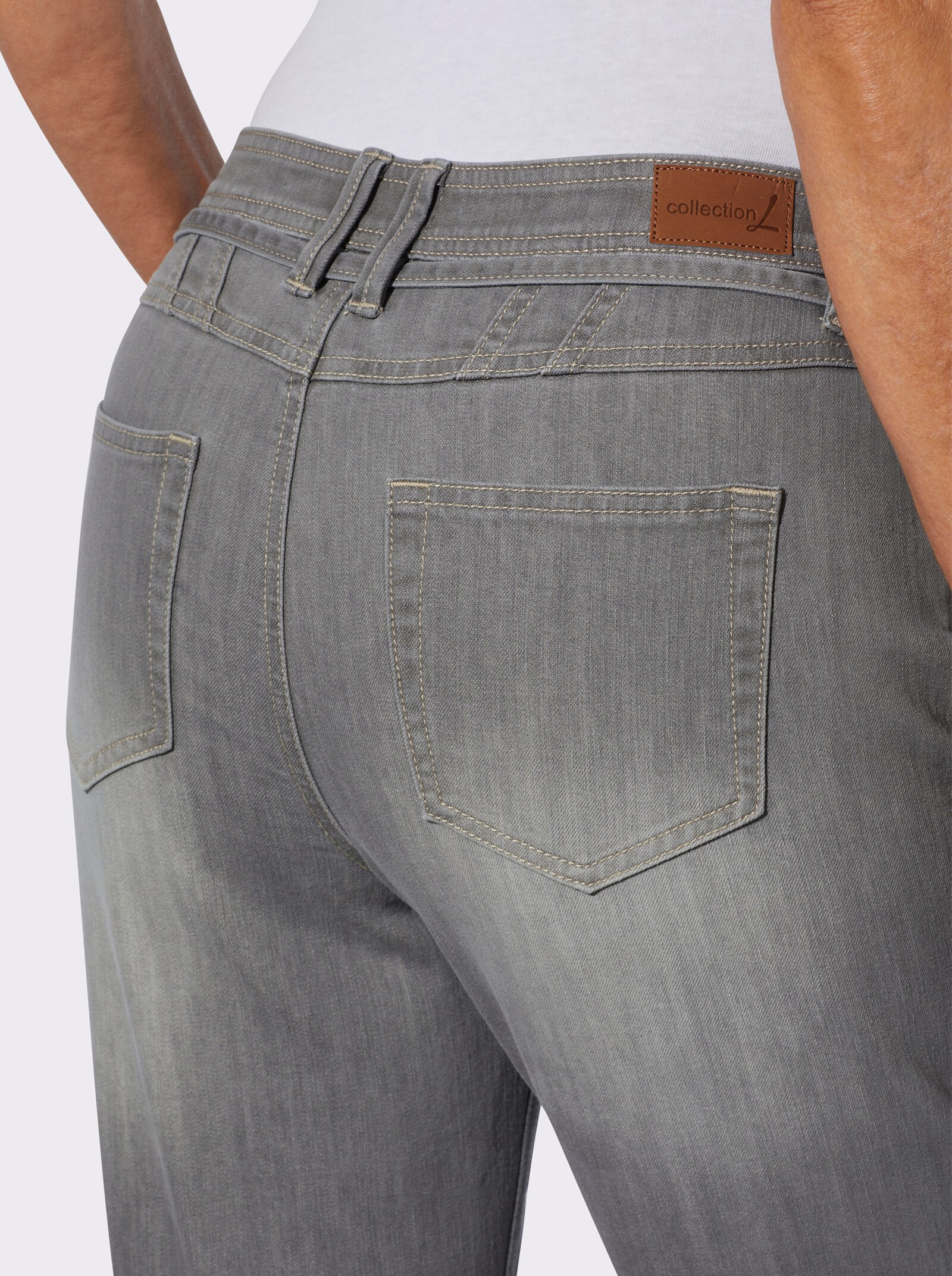 Jeans mit schmalem Gürtel - grey denim