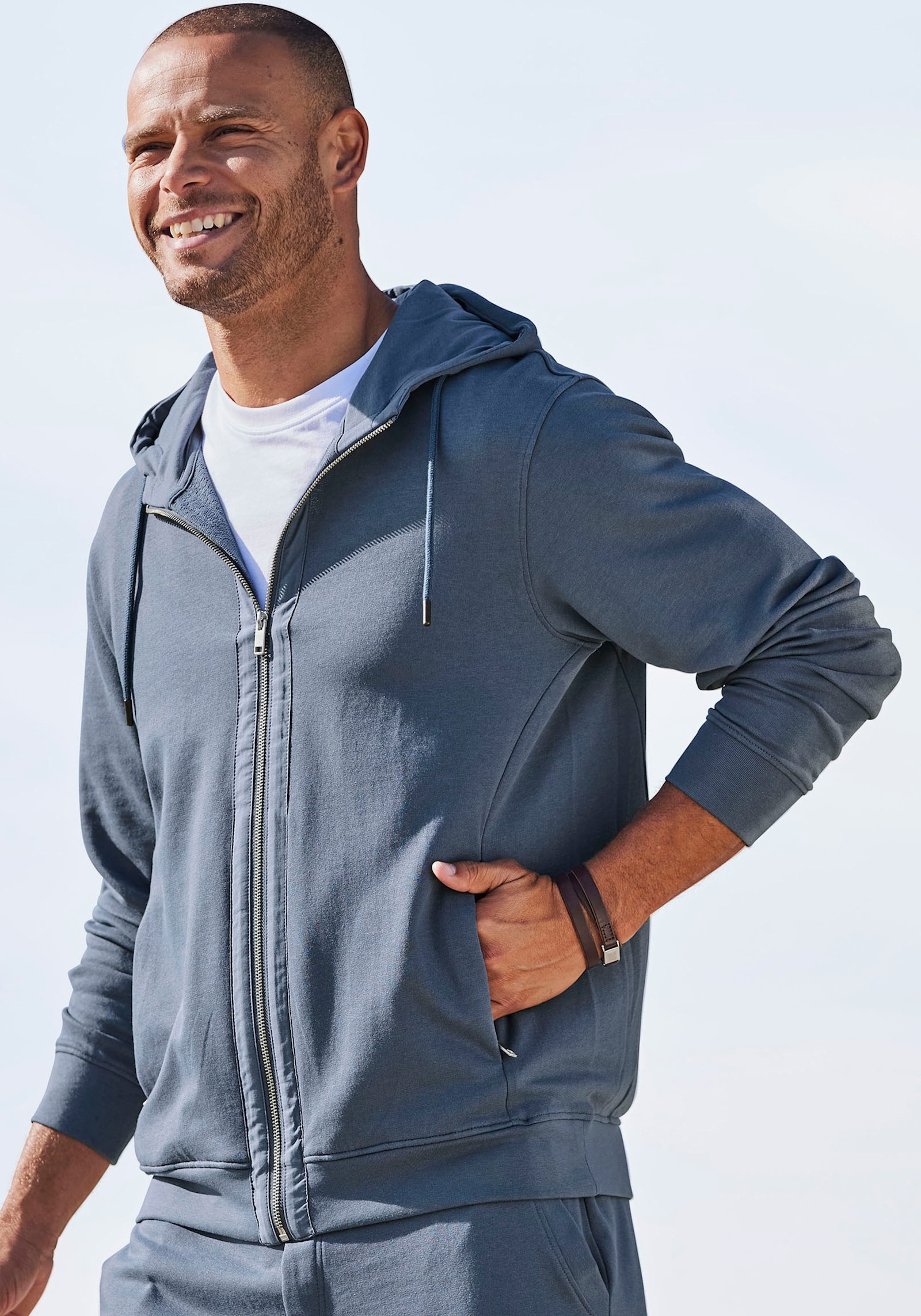 AUTHENTIC LE JOGGER Kapuzensweatjacke - blau