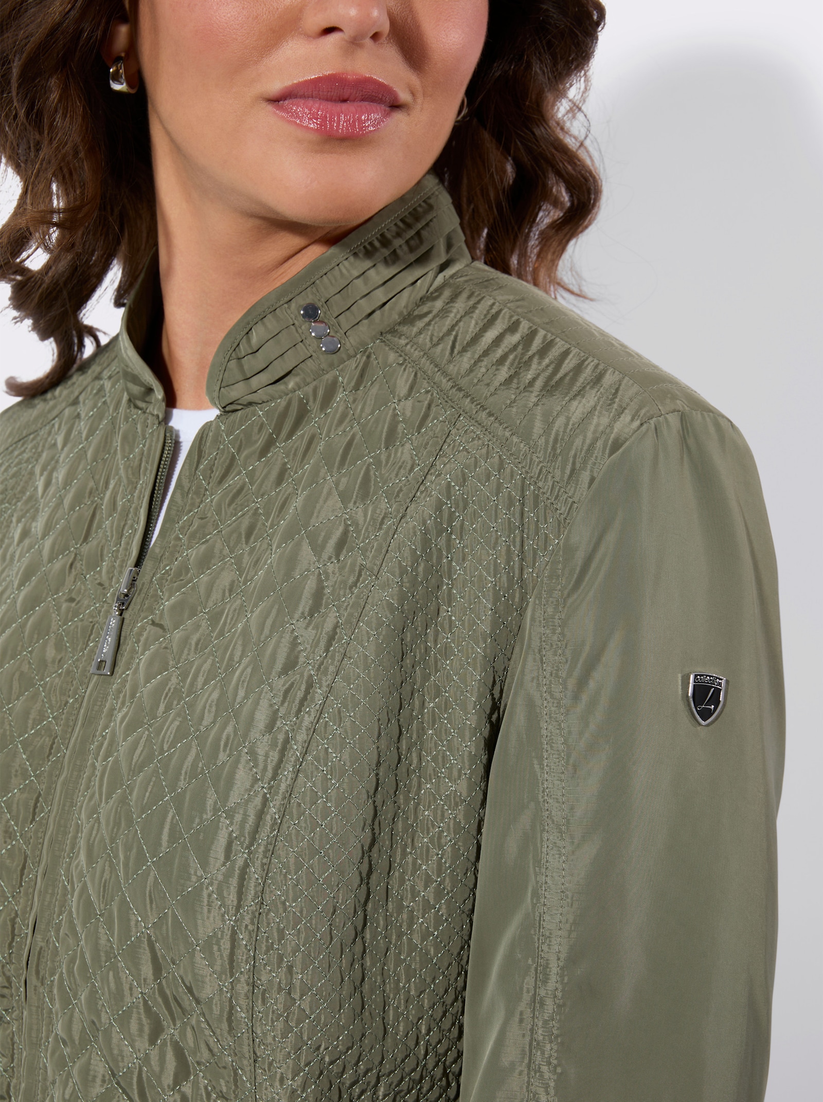 Steppjacke mit verdeckten Reißverschluss-Taschen - khaki