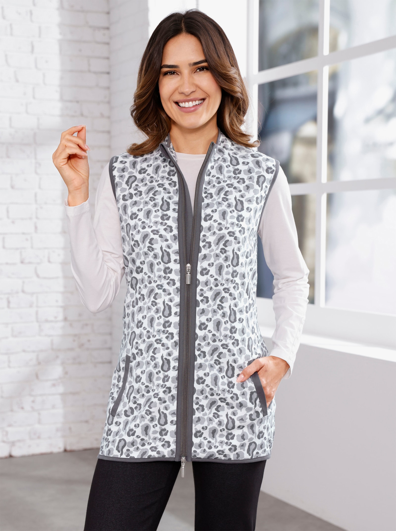 Sweatshirtväst i interlocktrikå - ecru-antracit, med tryck