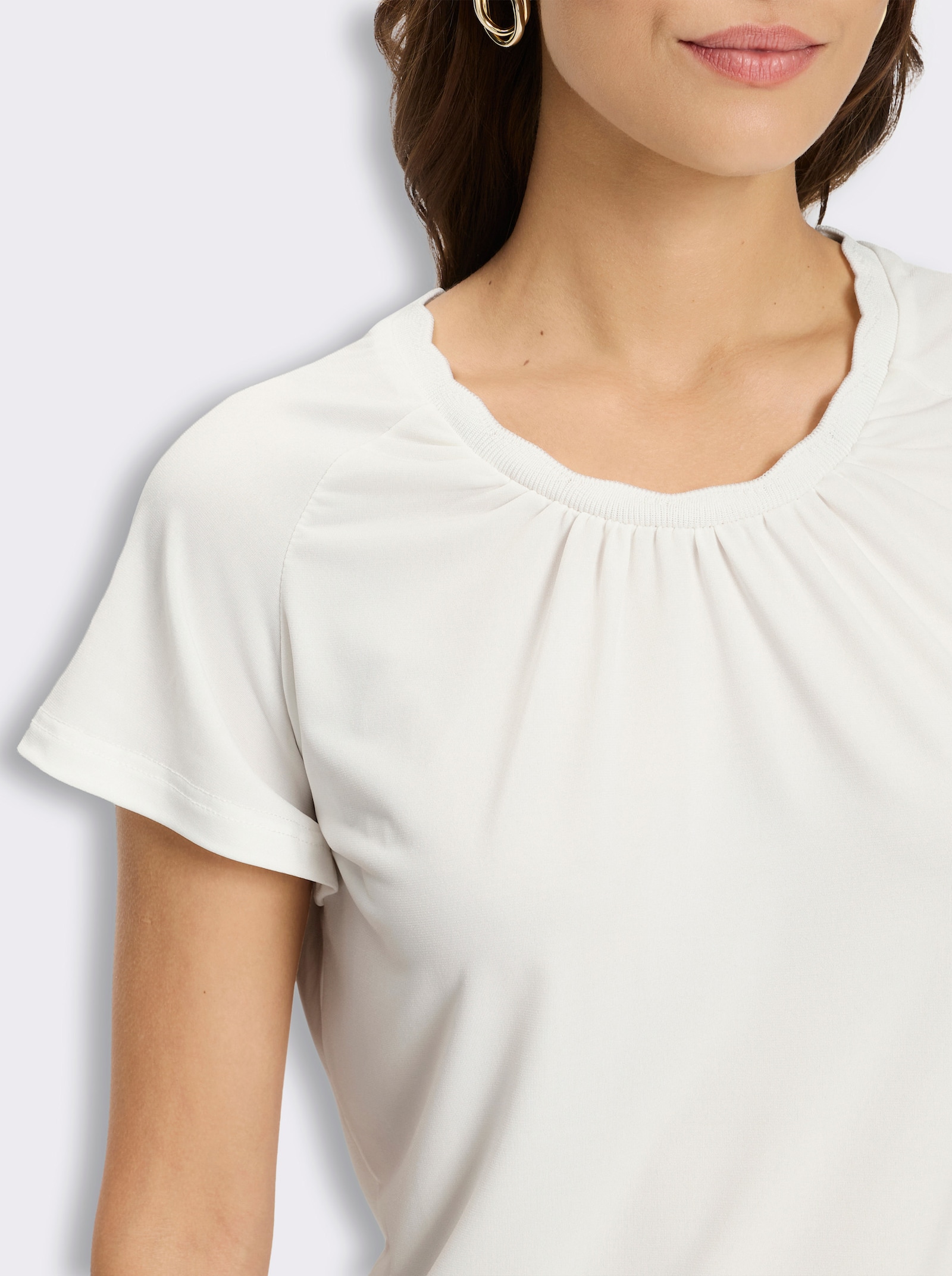 Kurzarmshirt mit gebogten Kanten - ecru