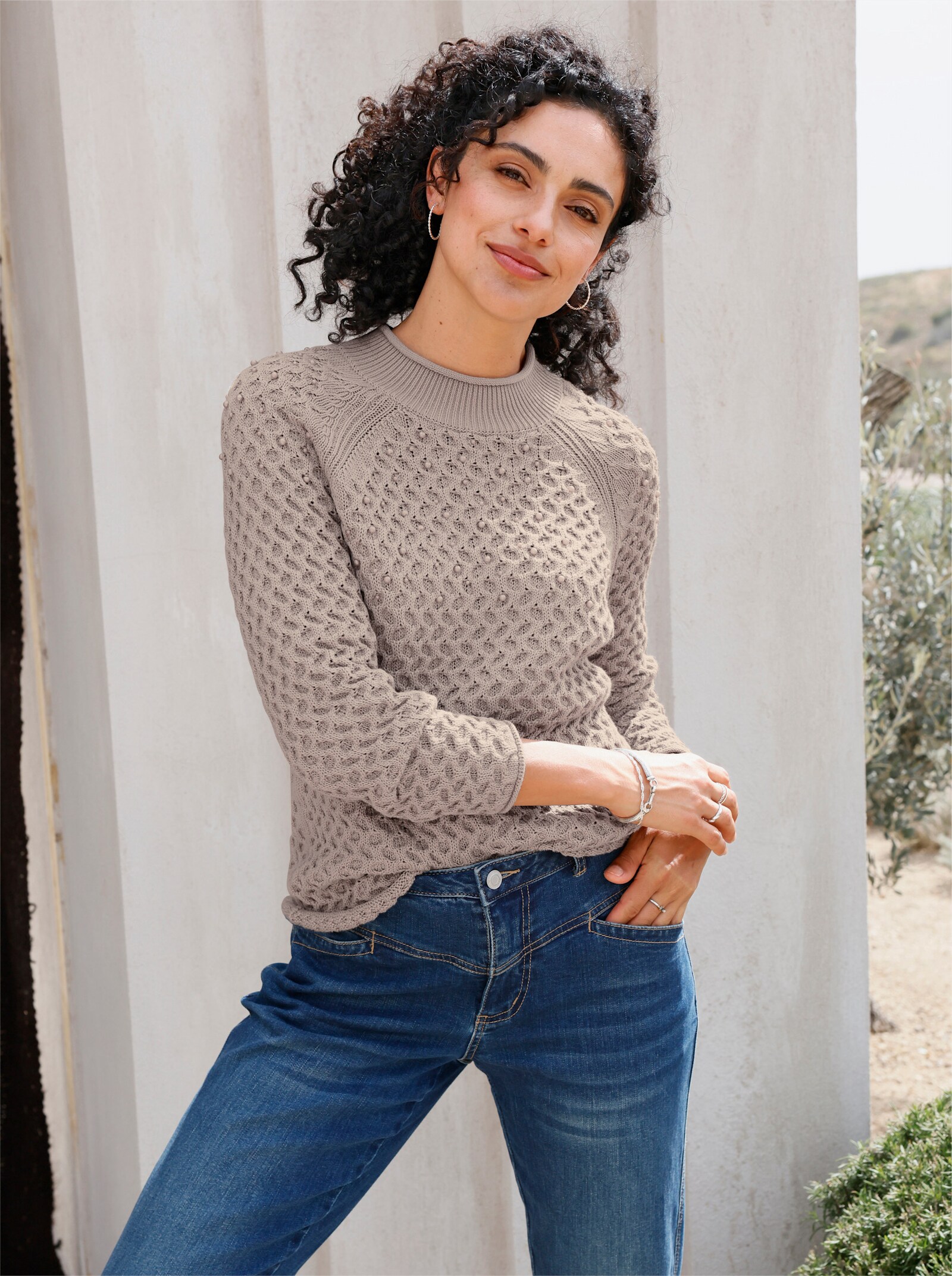 Stehkragenpullover mit Zierperlen - sesam