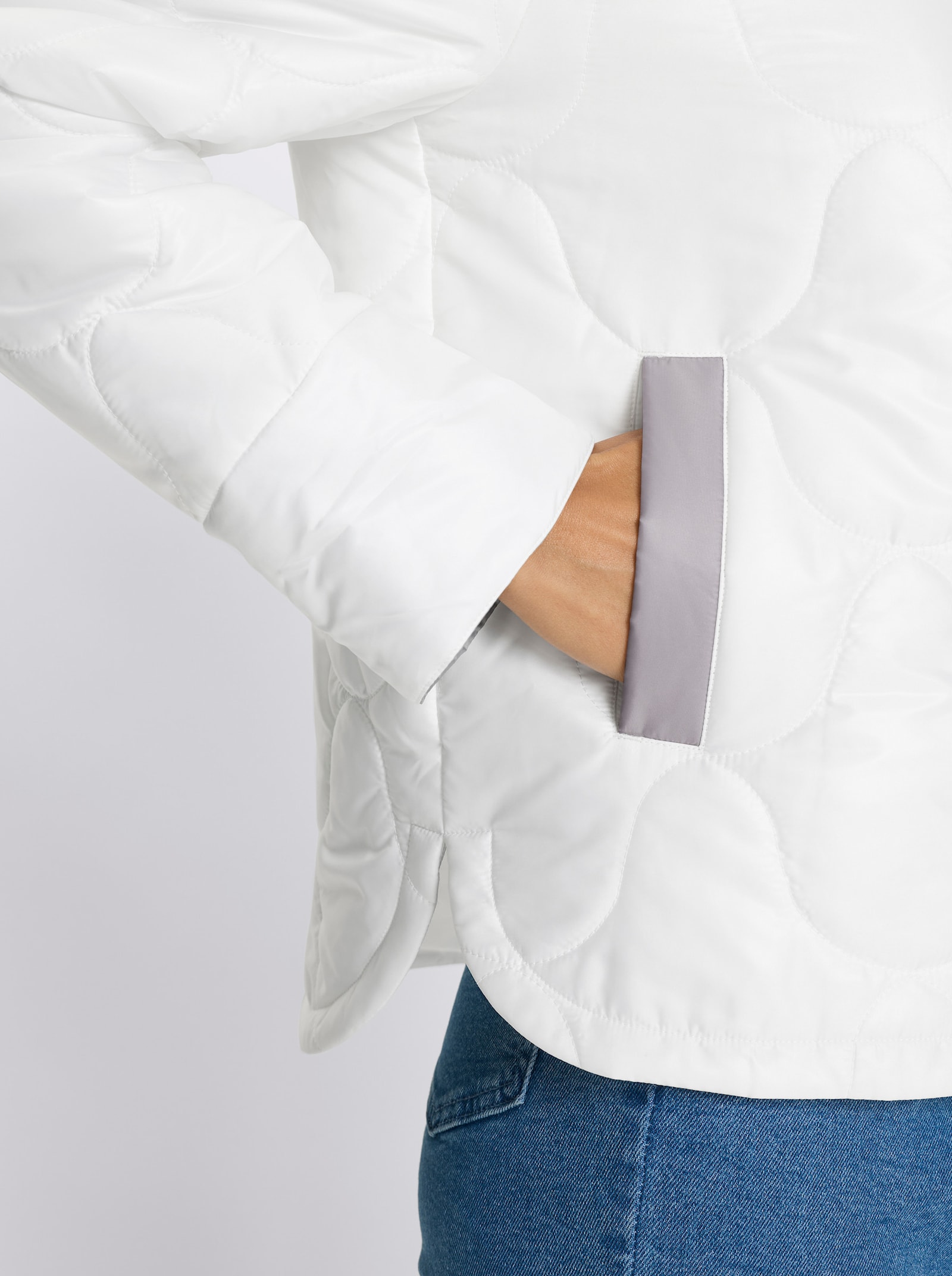 Gewatteerde jas met langere zoom achter - wit/steengrijs