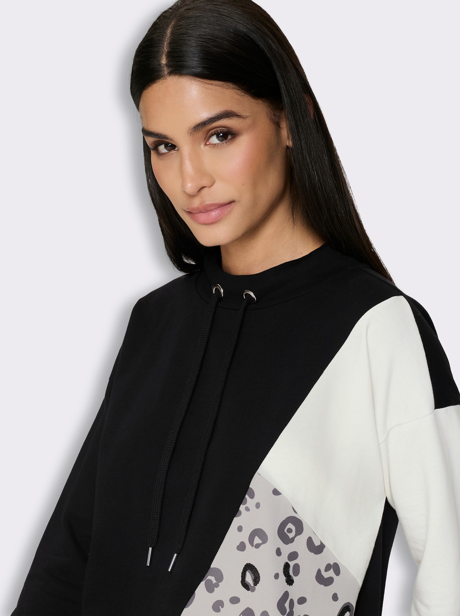 heine Sweatshirt mit Leo-Details - hellgrau-schwarz-bedruckt