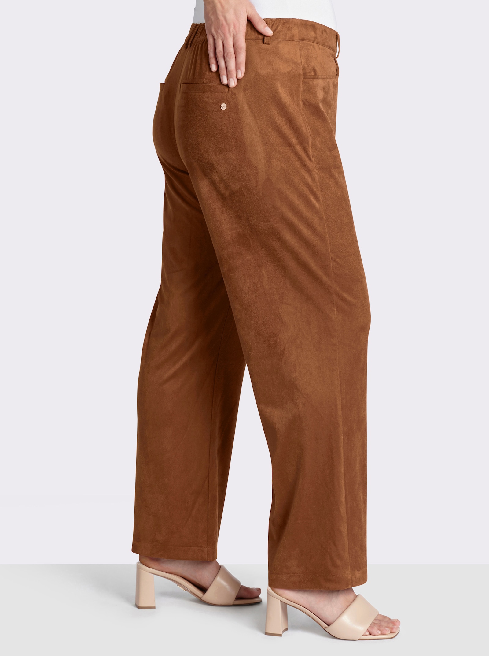 sheego Lederimitathose mit weitem Bein - cognac