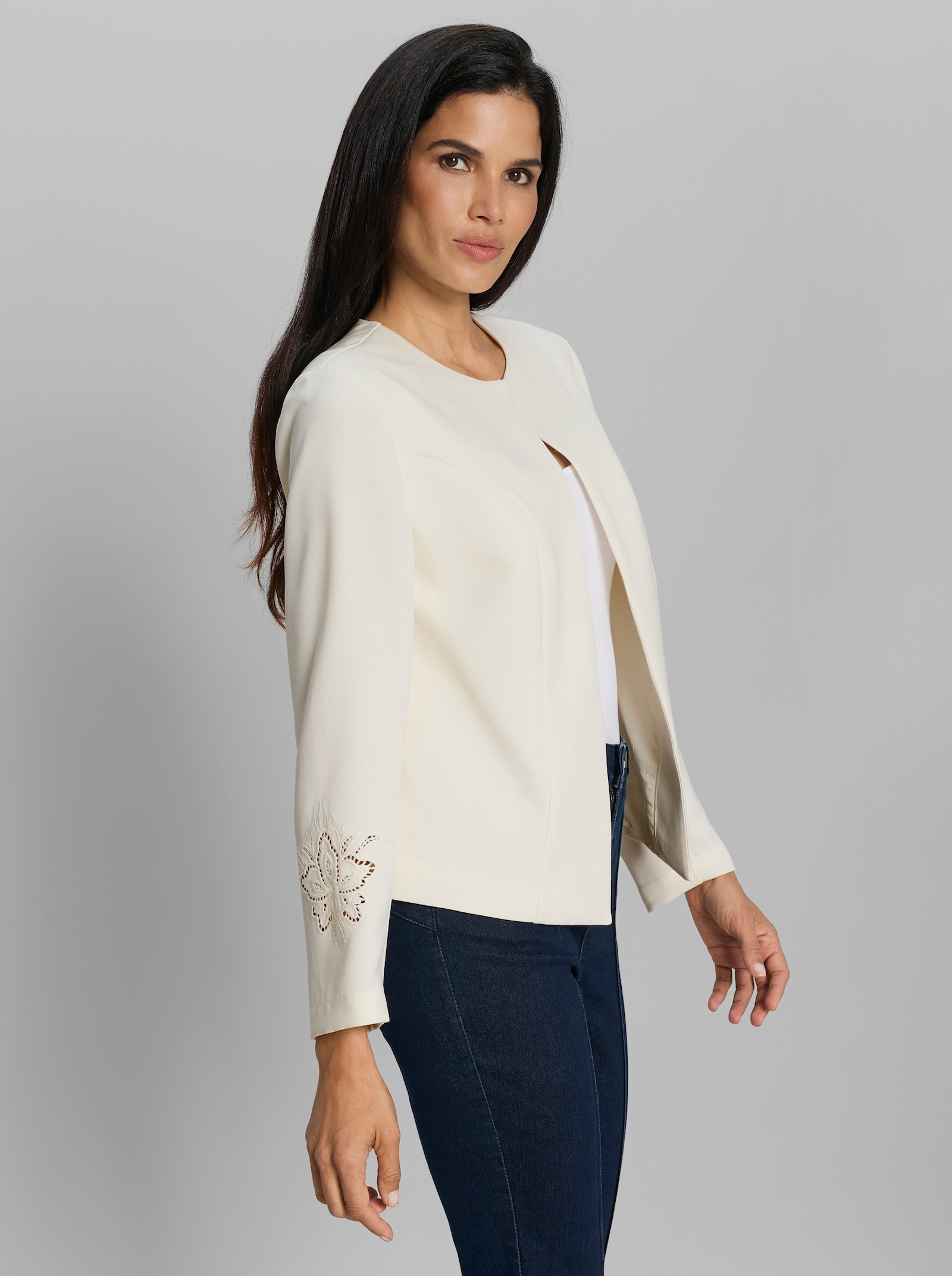 heine Blazer mit floraler Lochstickerei - ecru