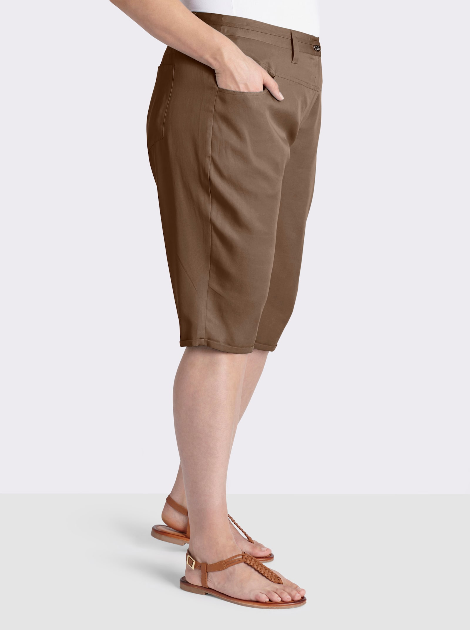 sheego Bermuda avec cuisses larges - marron